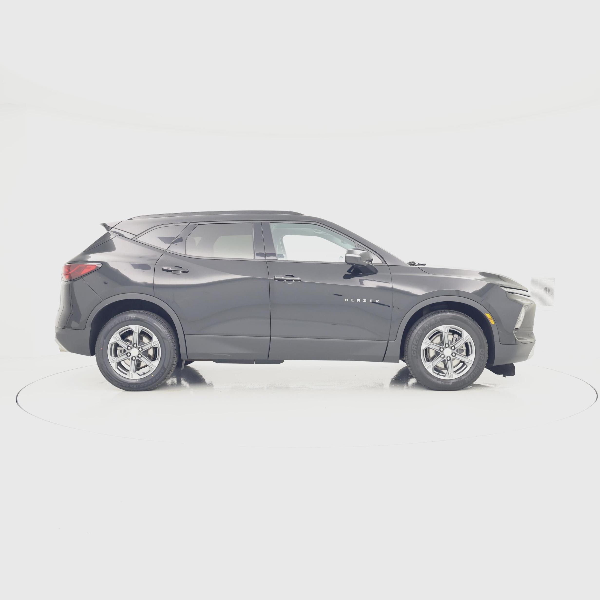 Thumbnail: 2023 Chevrolet Blazer - 7