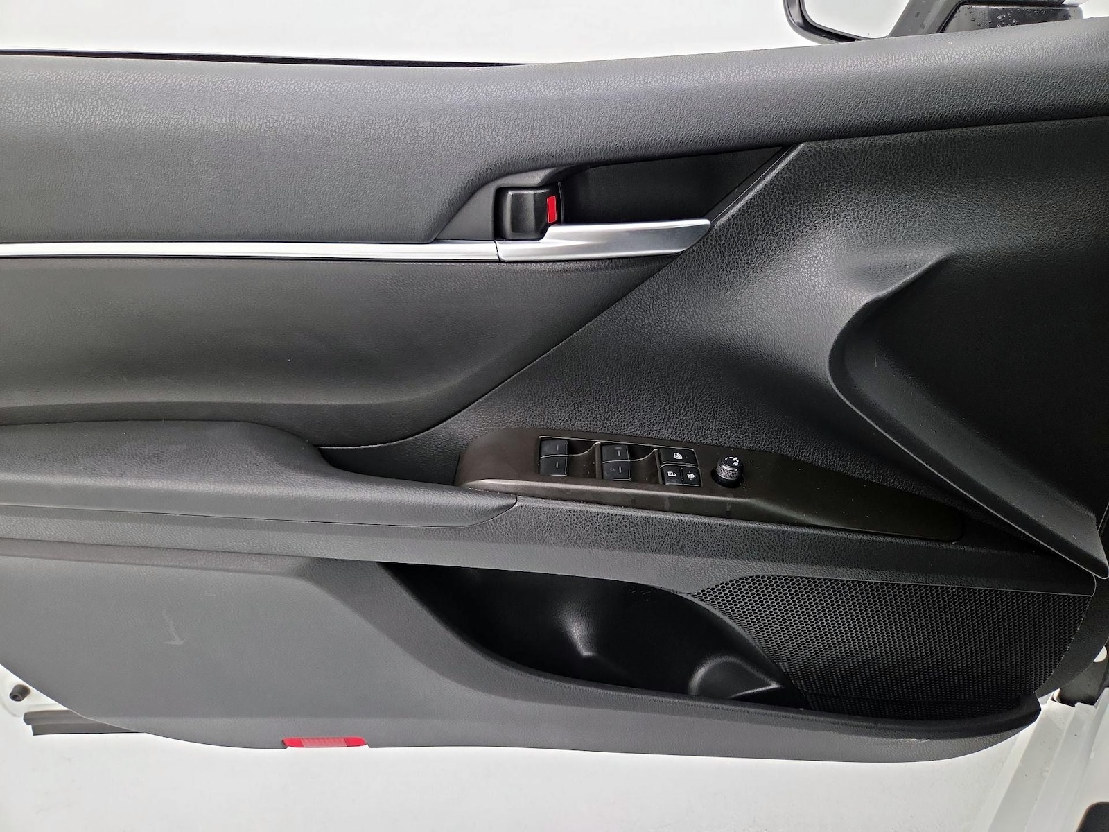 2024 Toyota Camry SE - Photo 13