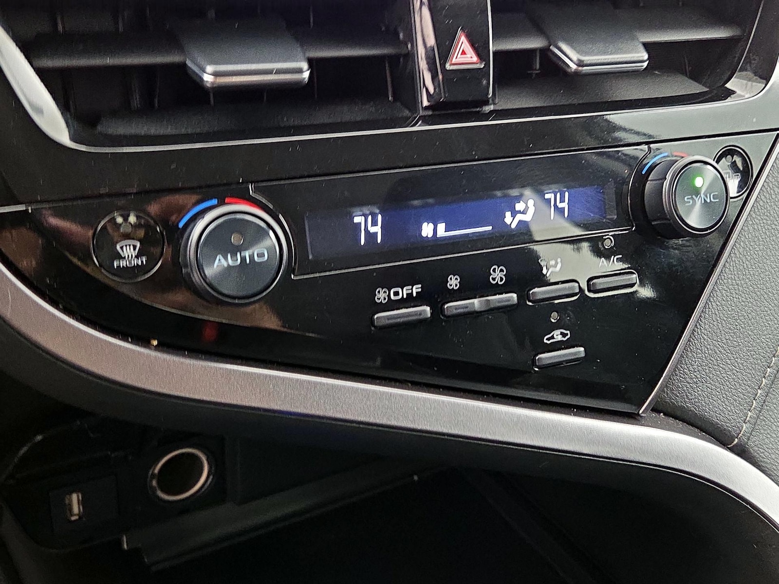 2024 Toyota Camry SE - Photo 17