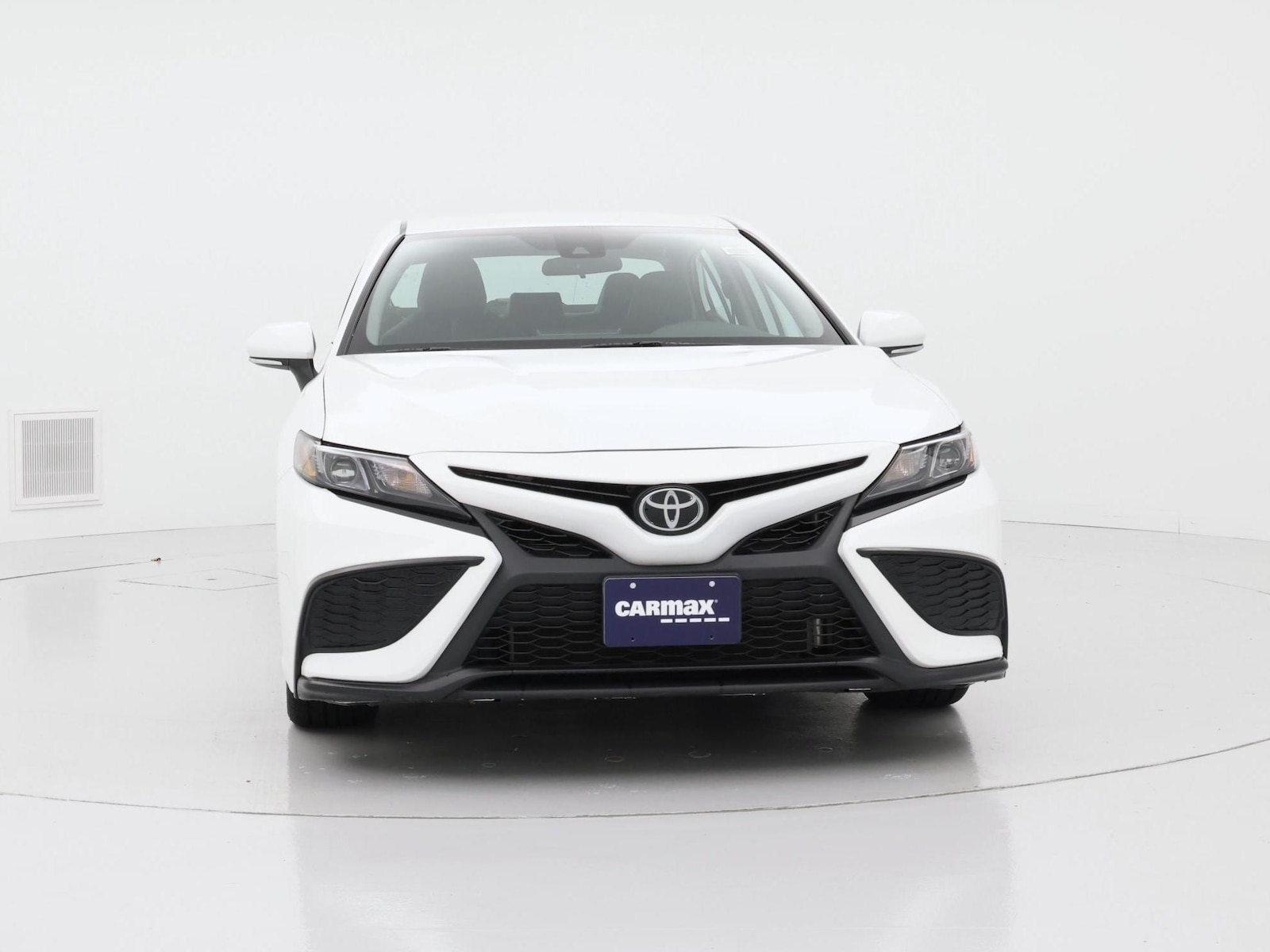 2024 Toyota Camry SE - Photo 6