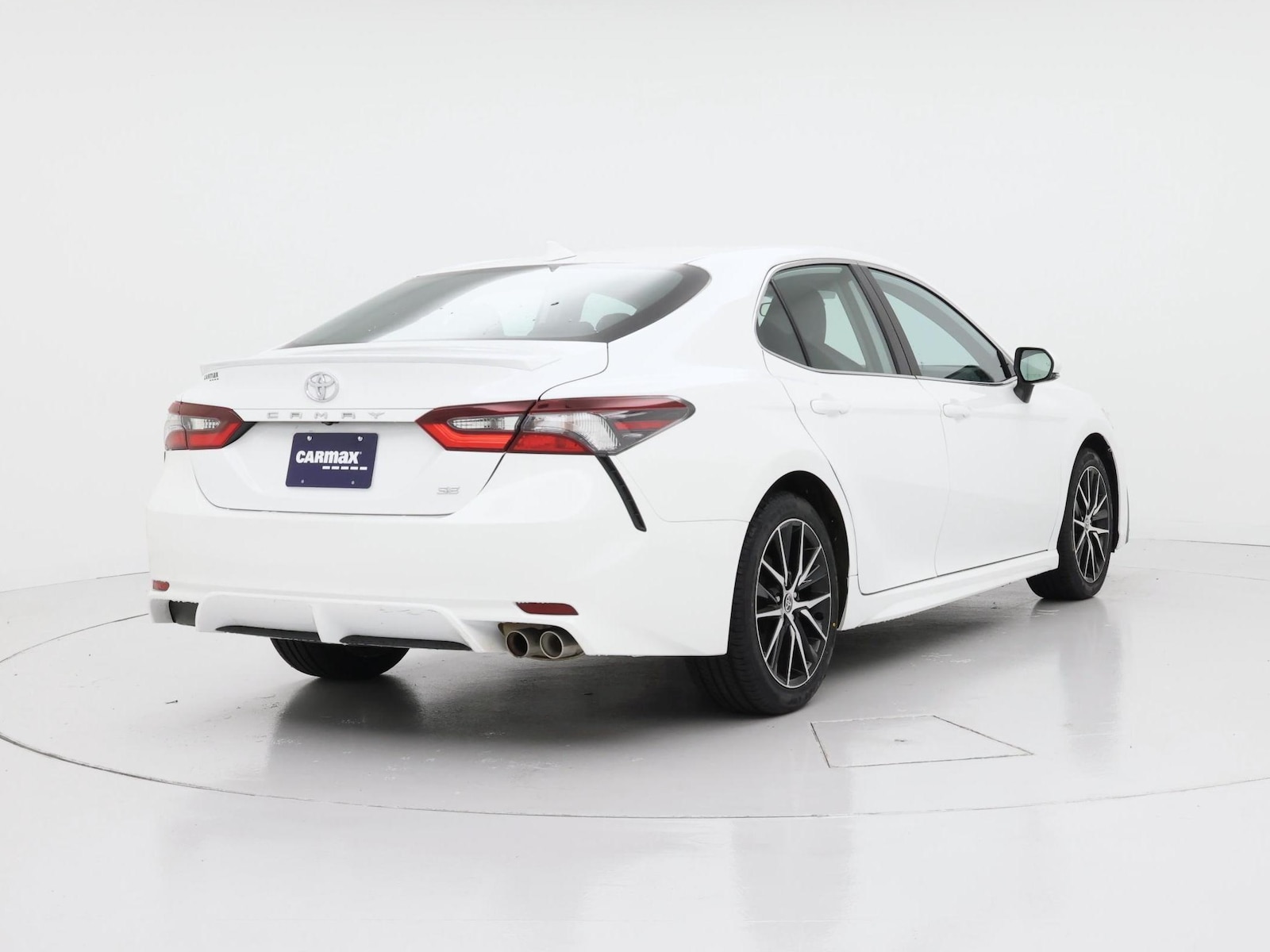 2024 Toyota Camry SE - Photo 9