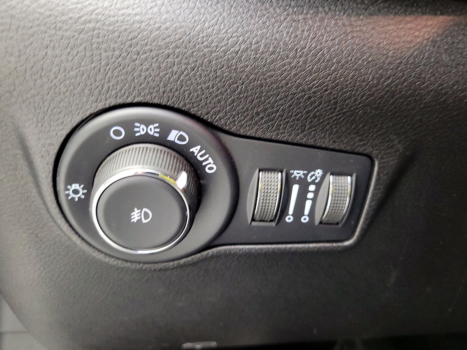 Thumbnail: 2022 Jeep Compass - 13