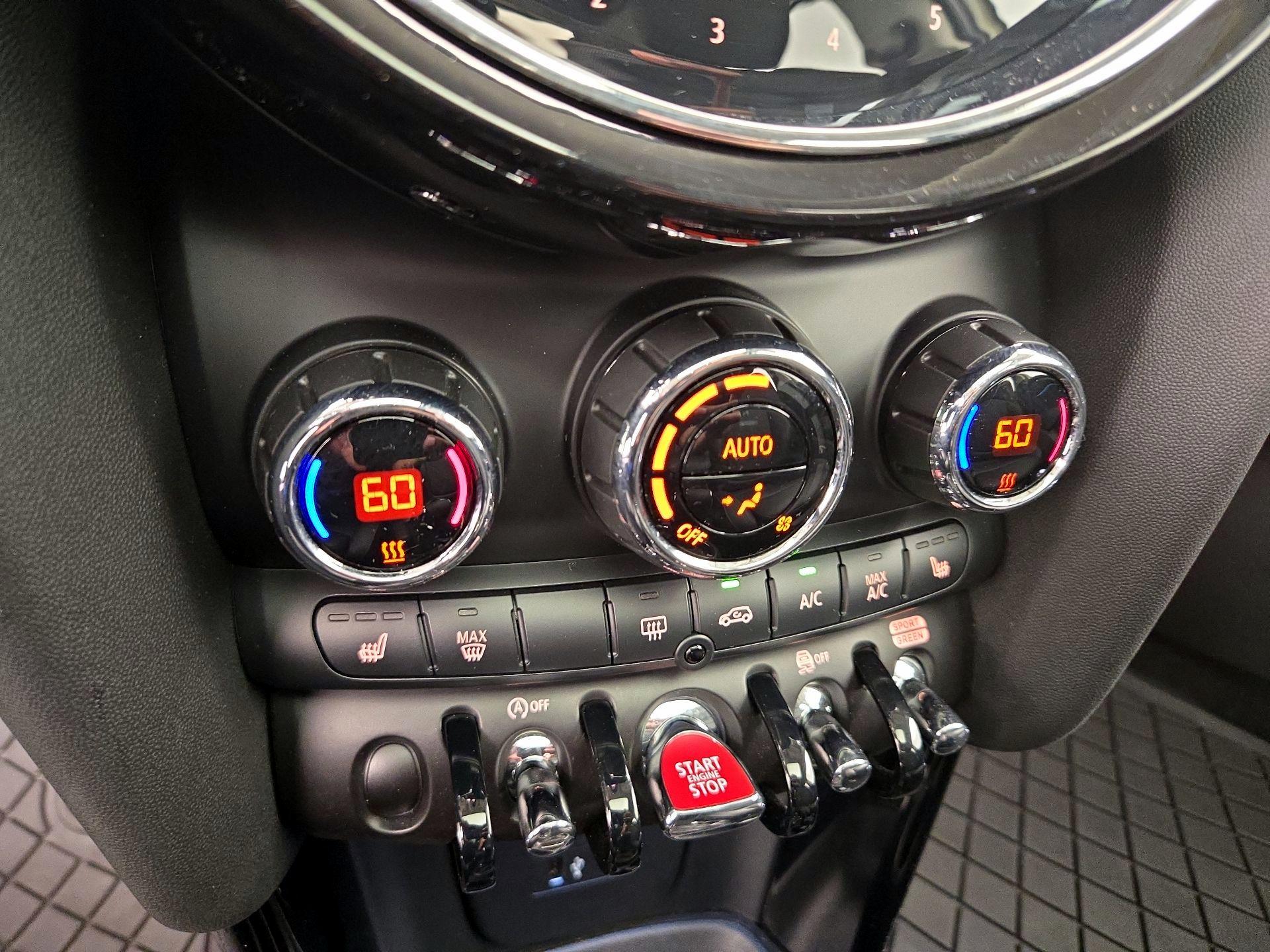 Thumbnail: 2022 MINI Cooper Hardtop - 17