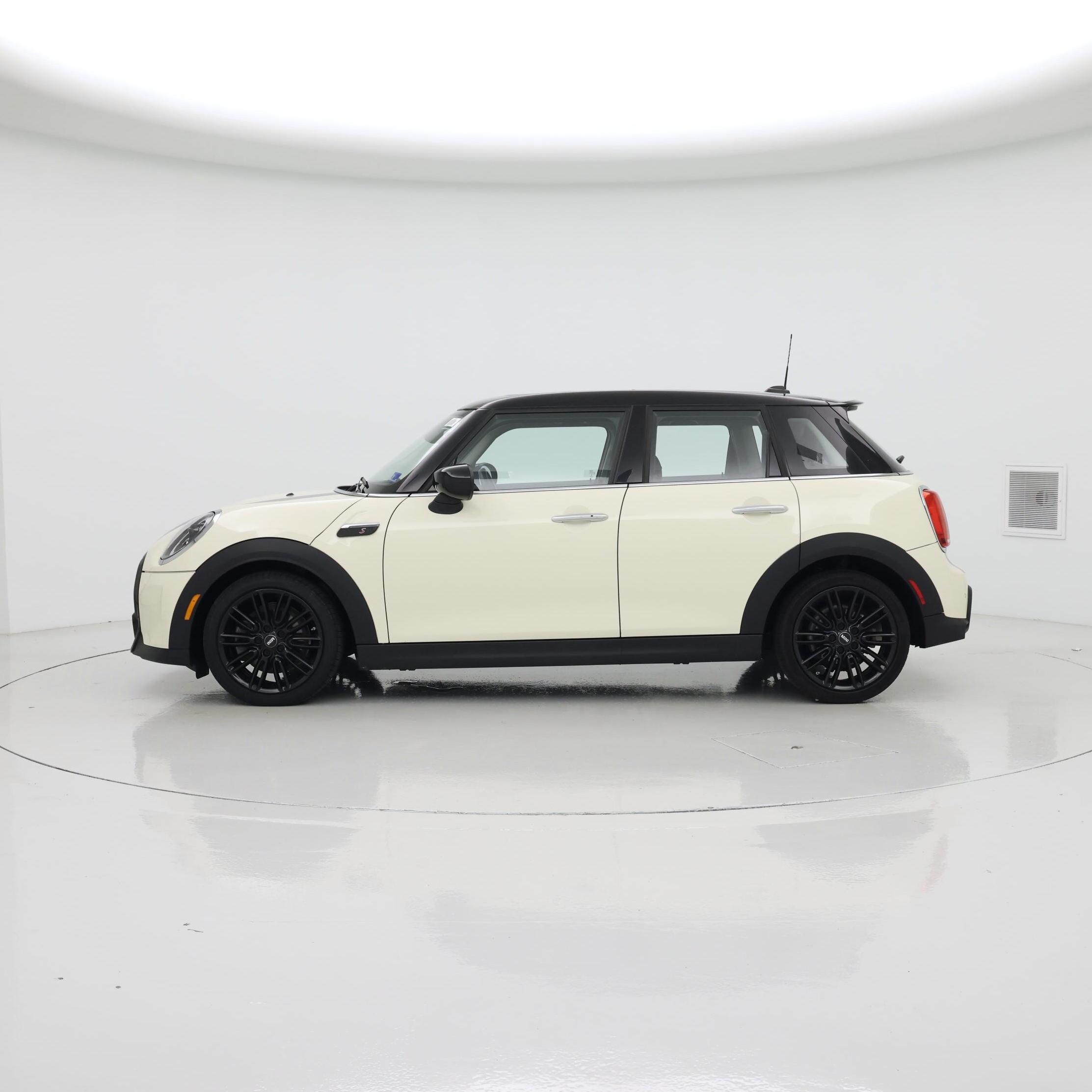 Thumbnail: 2022 MINI Cooper Hardtop - 3