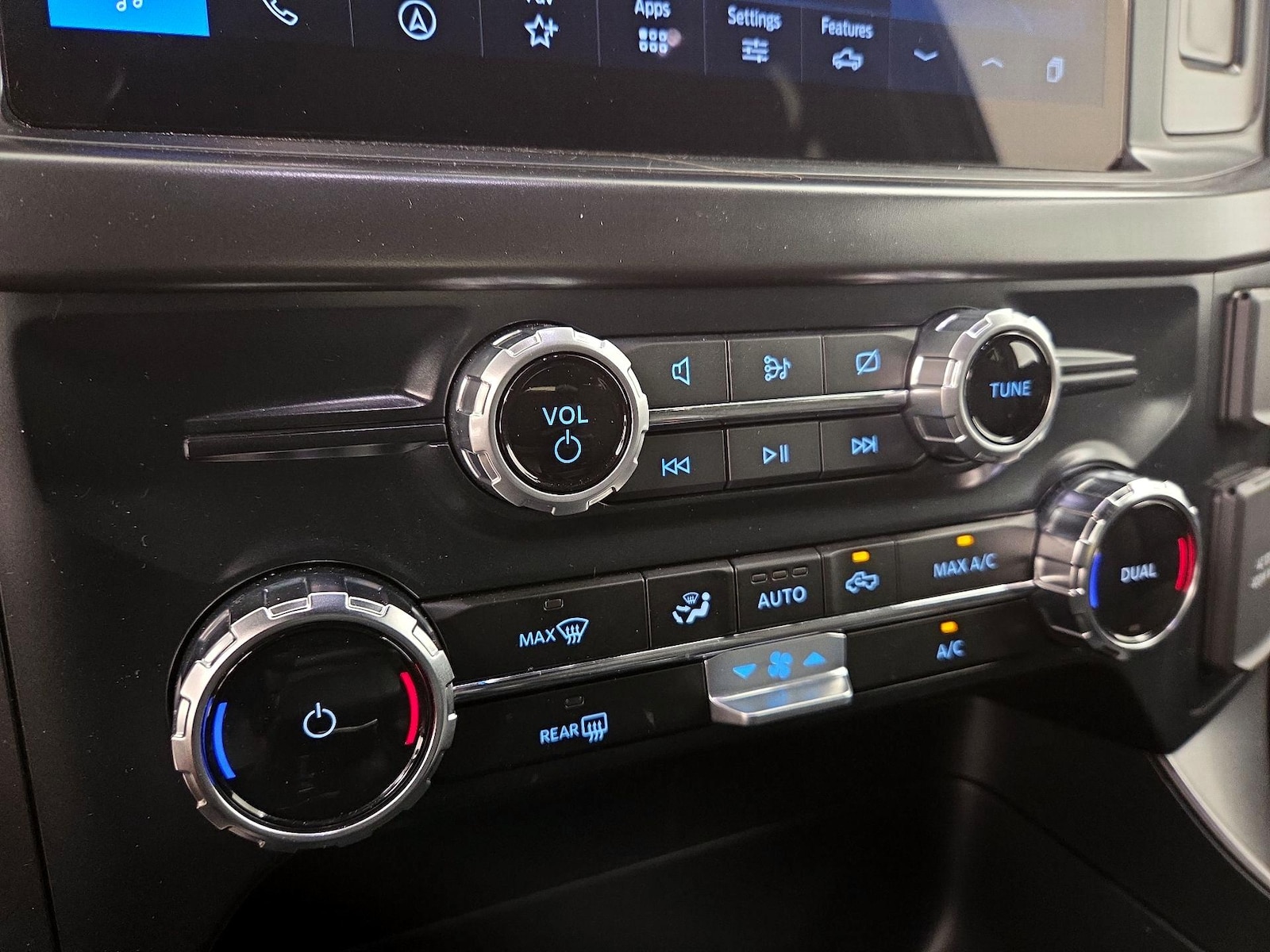 2024 Ford F-150 XLT - Photo 18