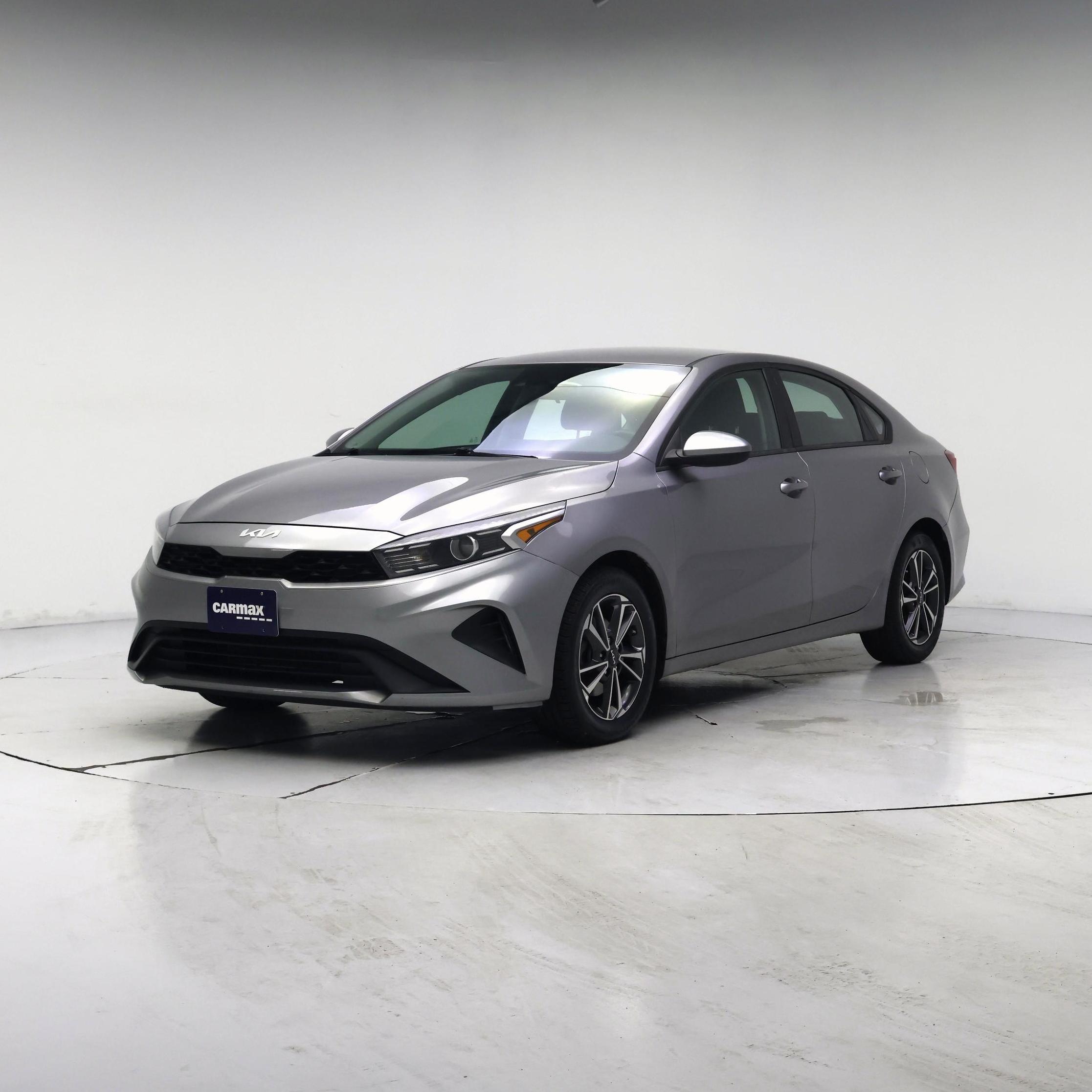 Thumbnail: 2023 Kia Forte - 4