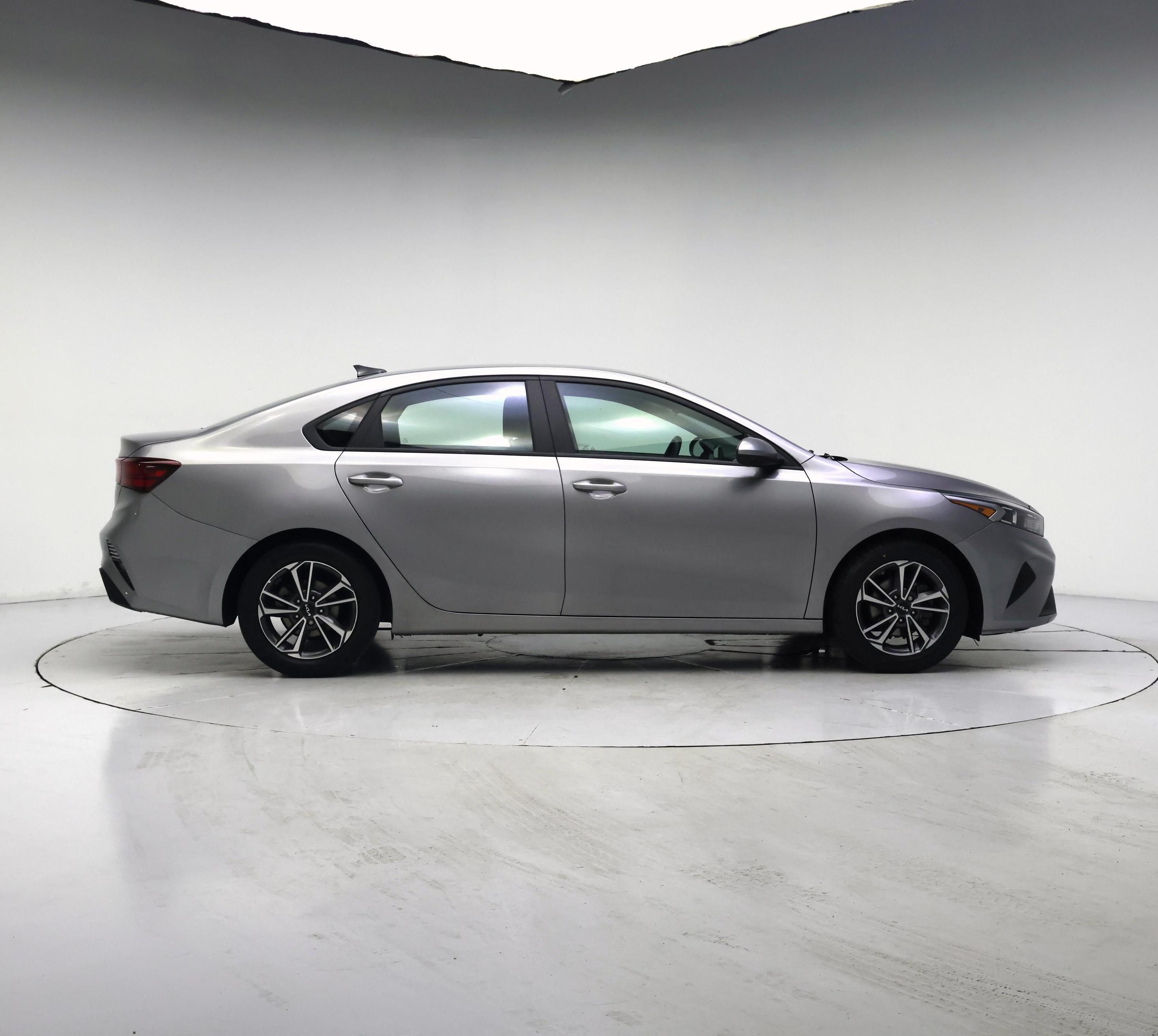 Thumbnail: 2023 Kia Forte - 7
