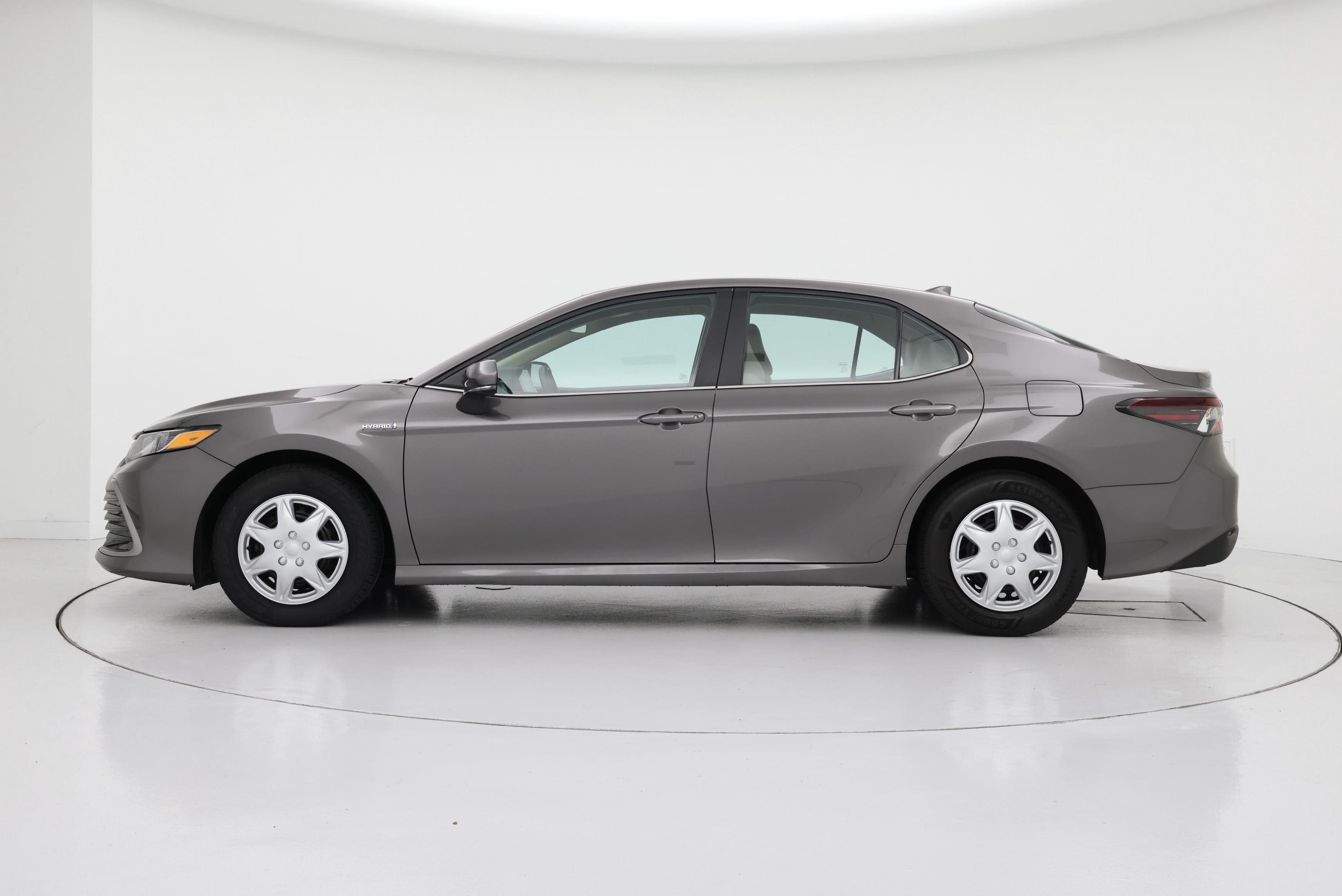Thumbnail: 2021 Toyota Camry - 3