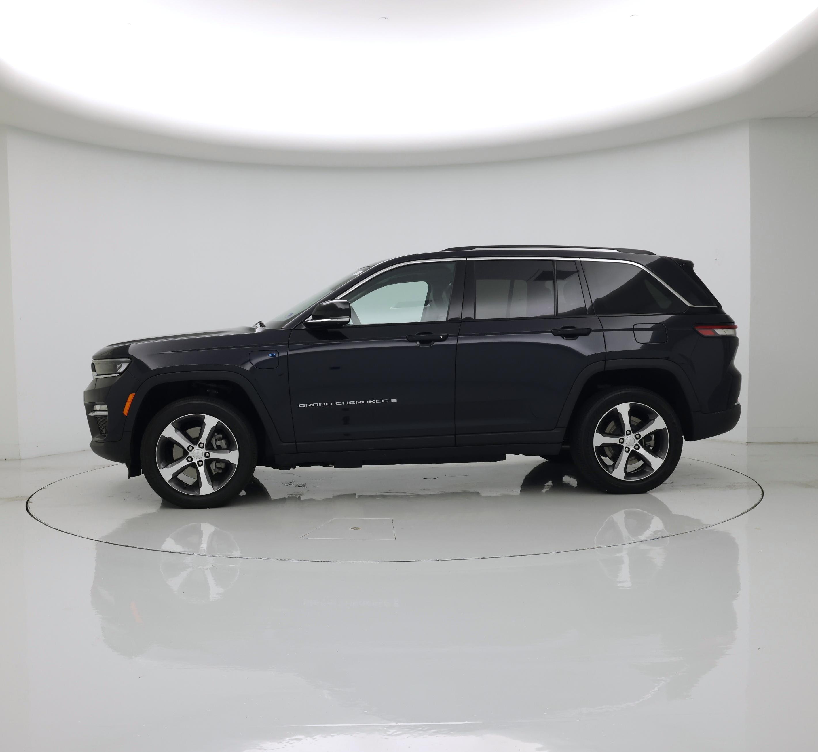 Thumbnail: 2023 Jeep Grand Cherokee - 3