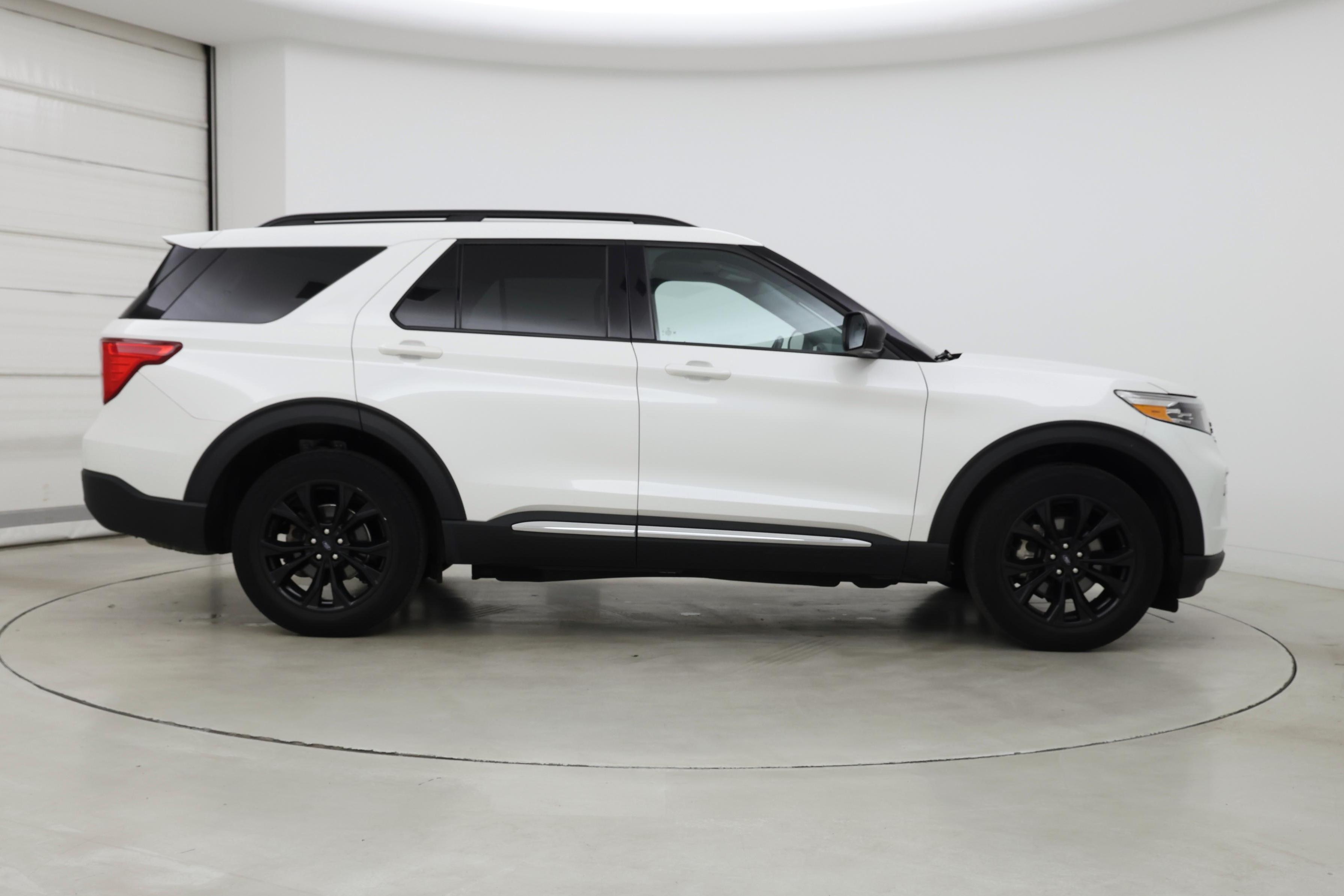 Thumbnail: 2023 Ford Explorer - 7