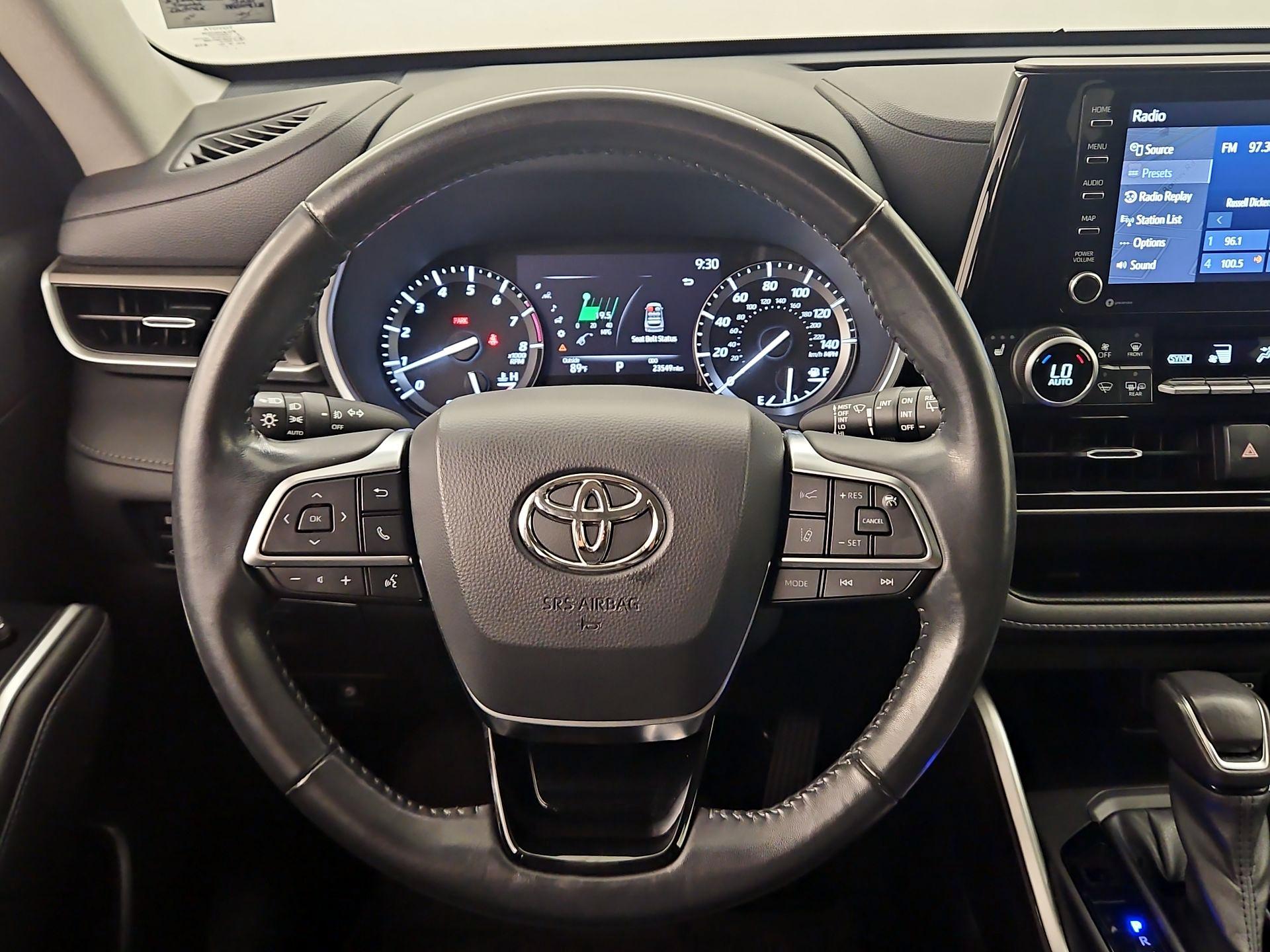 Thumbnail: 2021 Toyota Highlander - 10