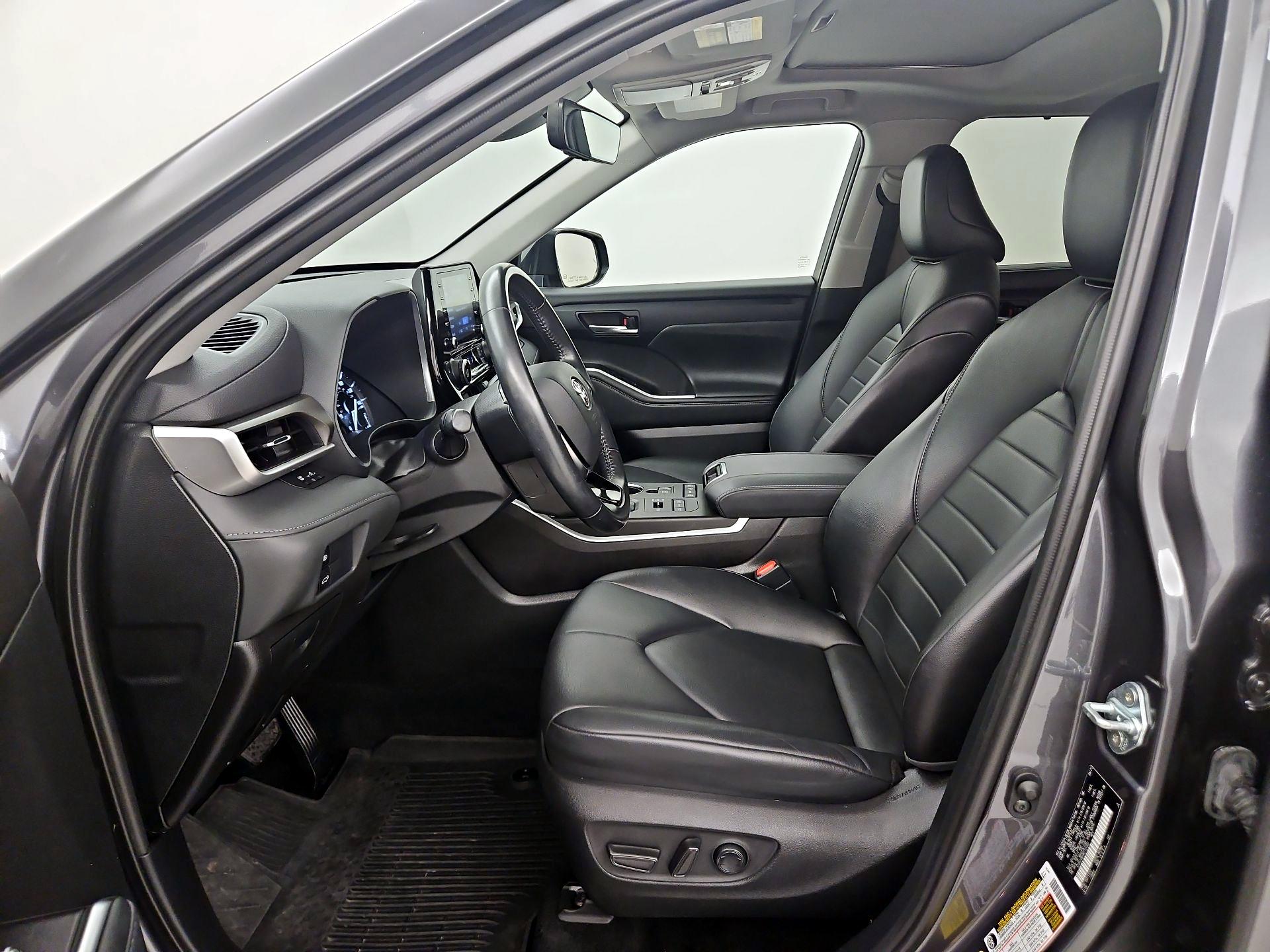 Thumbnail: 2021 Toyota Highlander - 11
