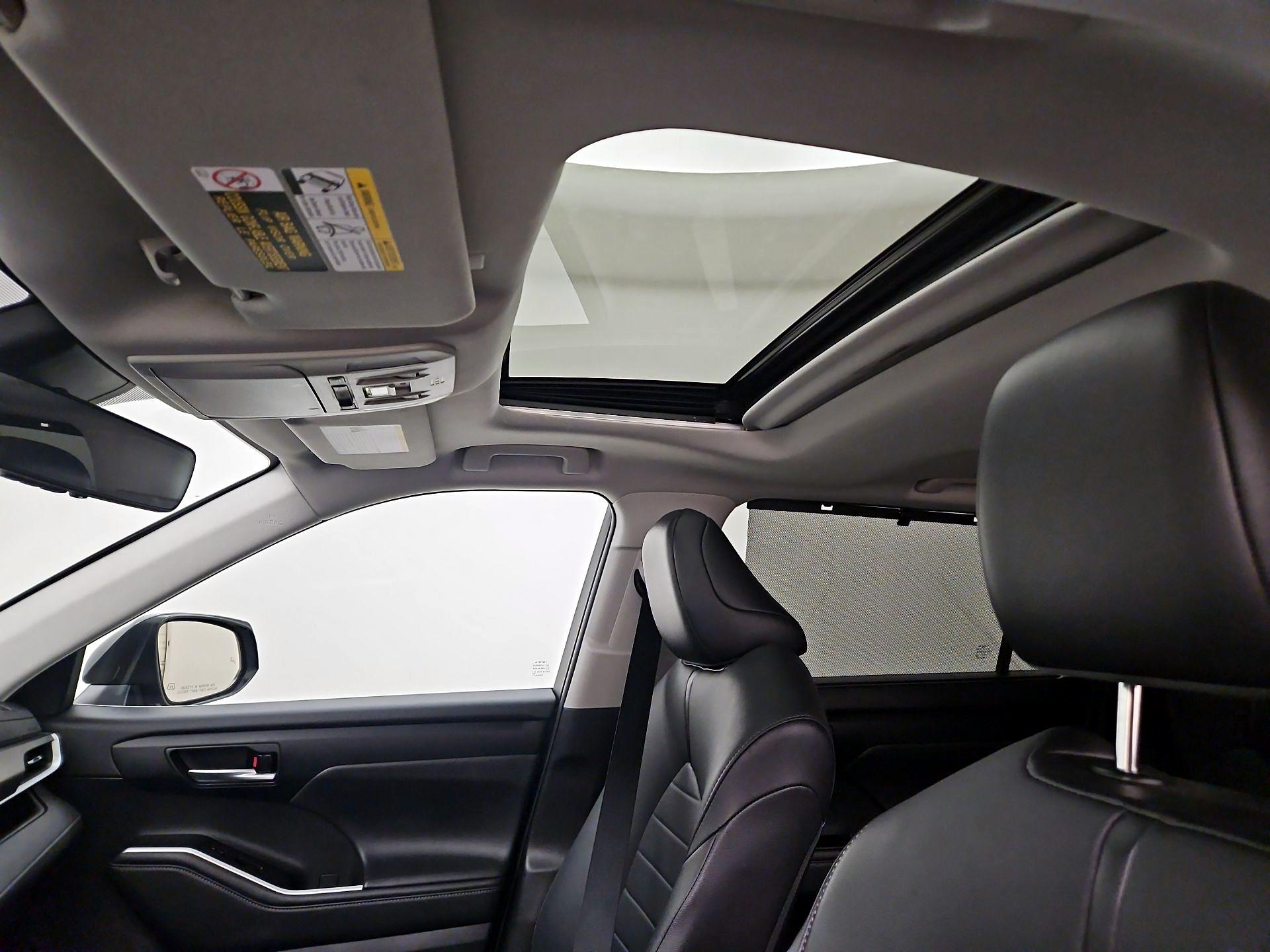 Thumbnail: 2021 Toyota Highlander - 20
