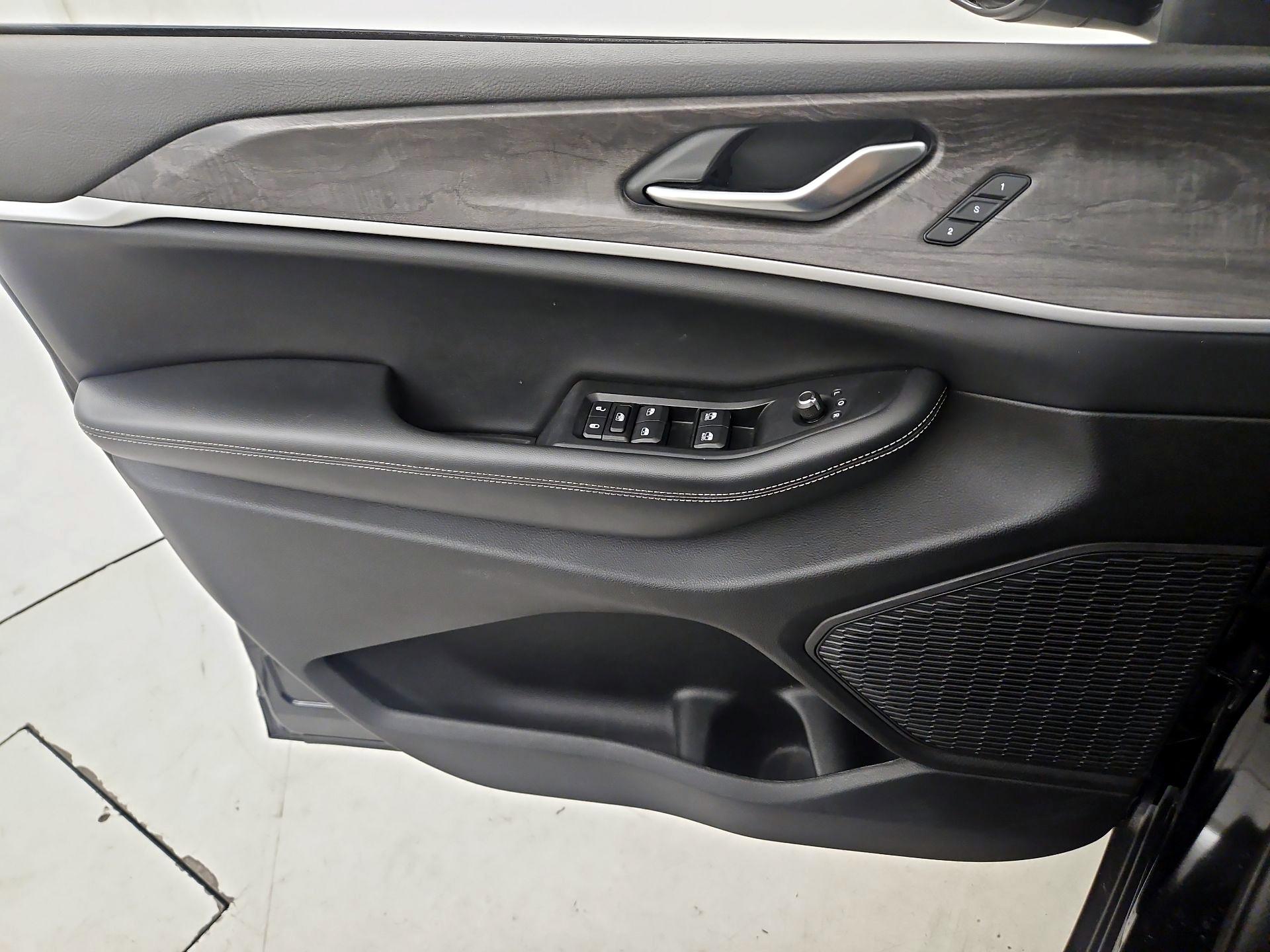 Thumbnail: 2023 Jeep Grand Cherokee - 12