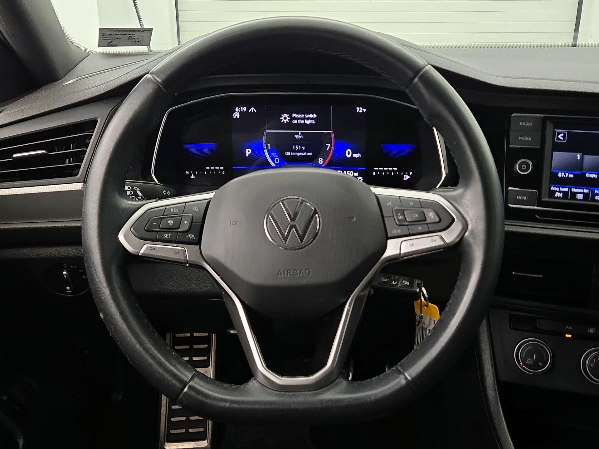Thumbnail: 2023 Volkswagen Jetta - 10