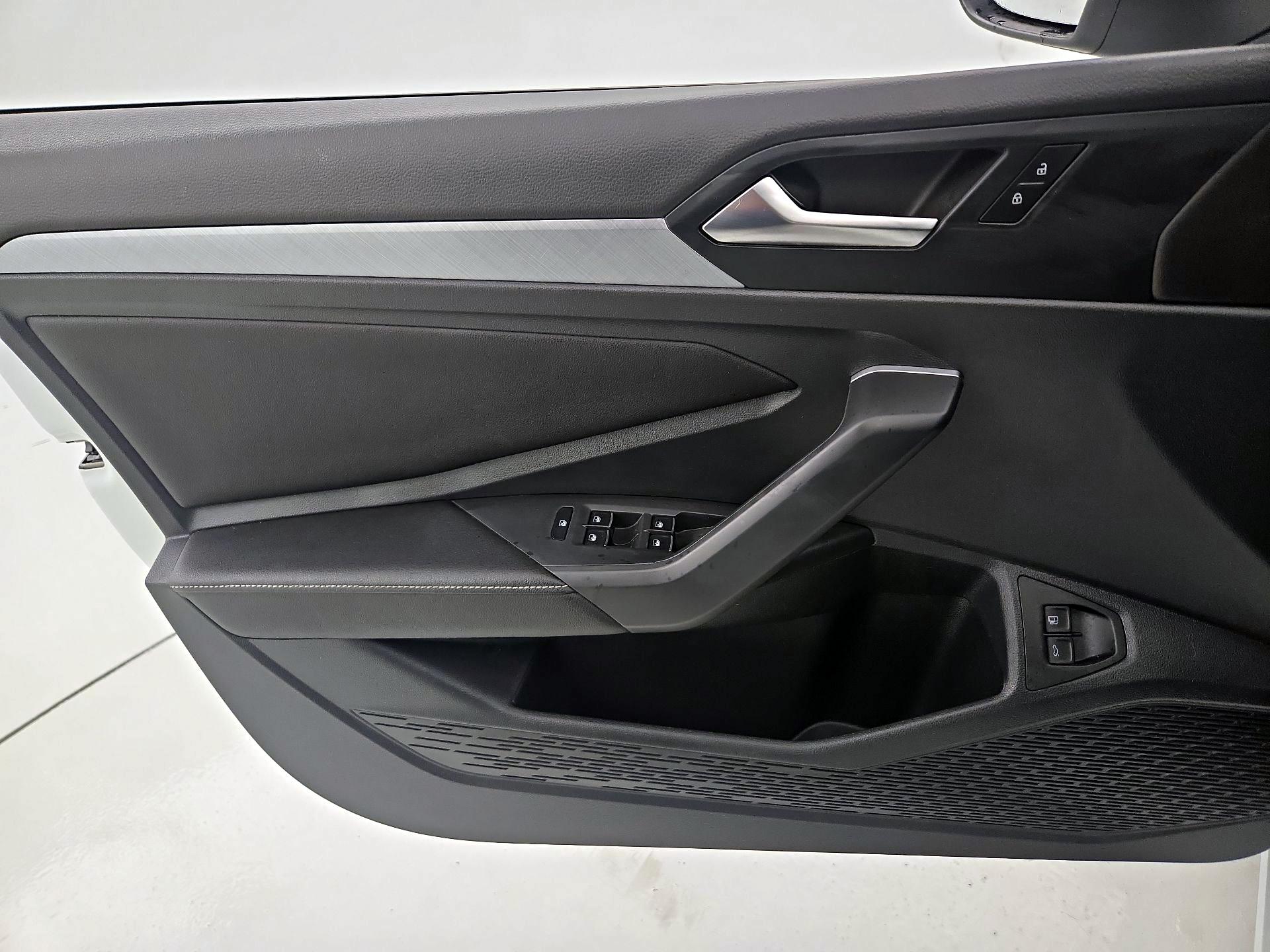 Thumbnail: 2023 Volkswagen Jetta - 12