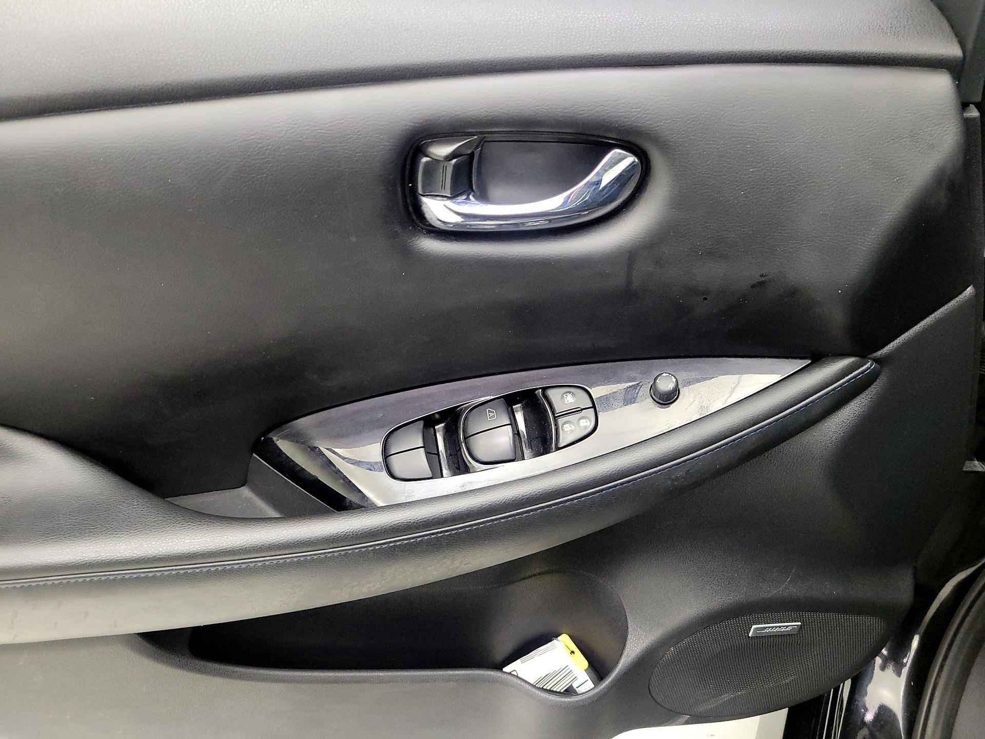 Thumbnail: 2021 Nissan Leaf - 12