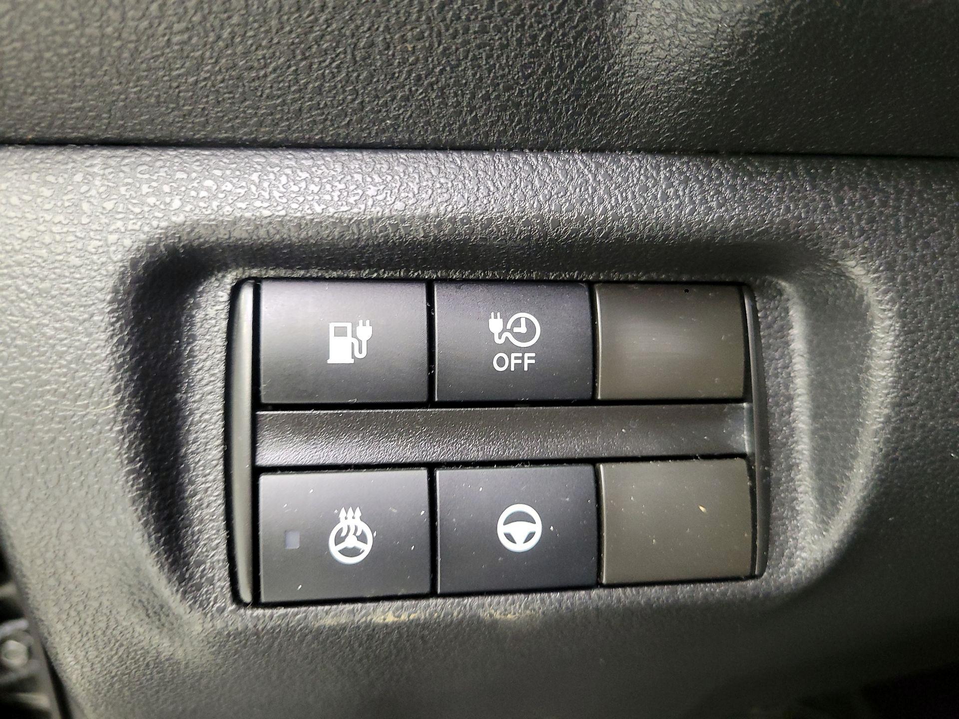 Thumbnail: 2021 Nissan Leaf - 13