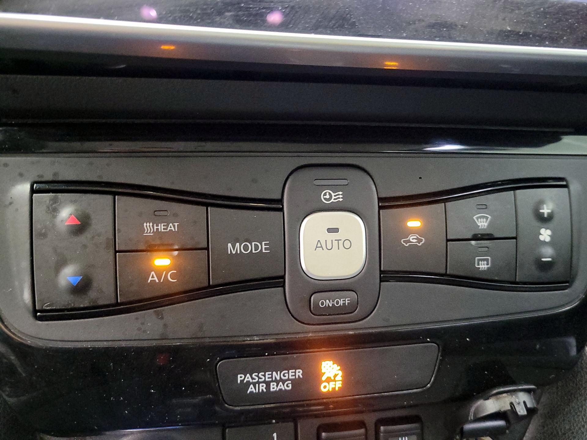 Thumbnail: 2021 Nissan Leaf - 17