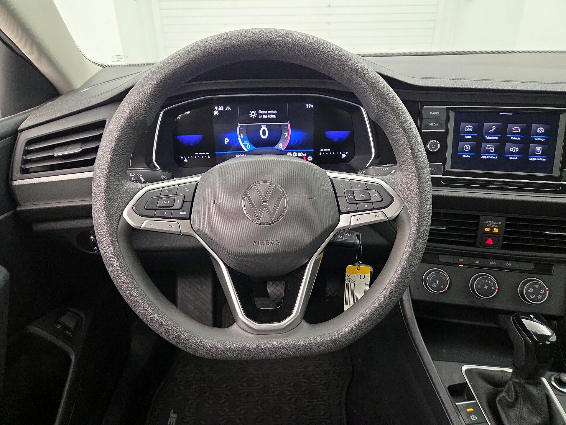 Thumbnail: 2023 Volkswagen Jetta - 10