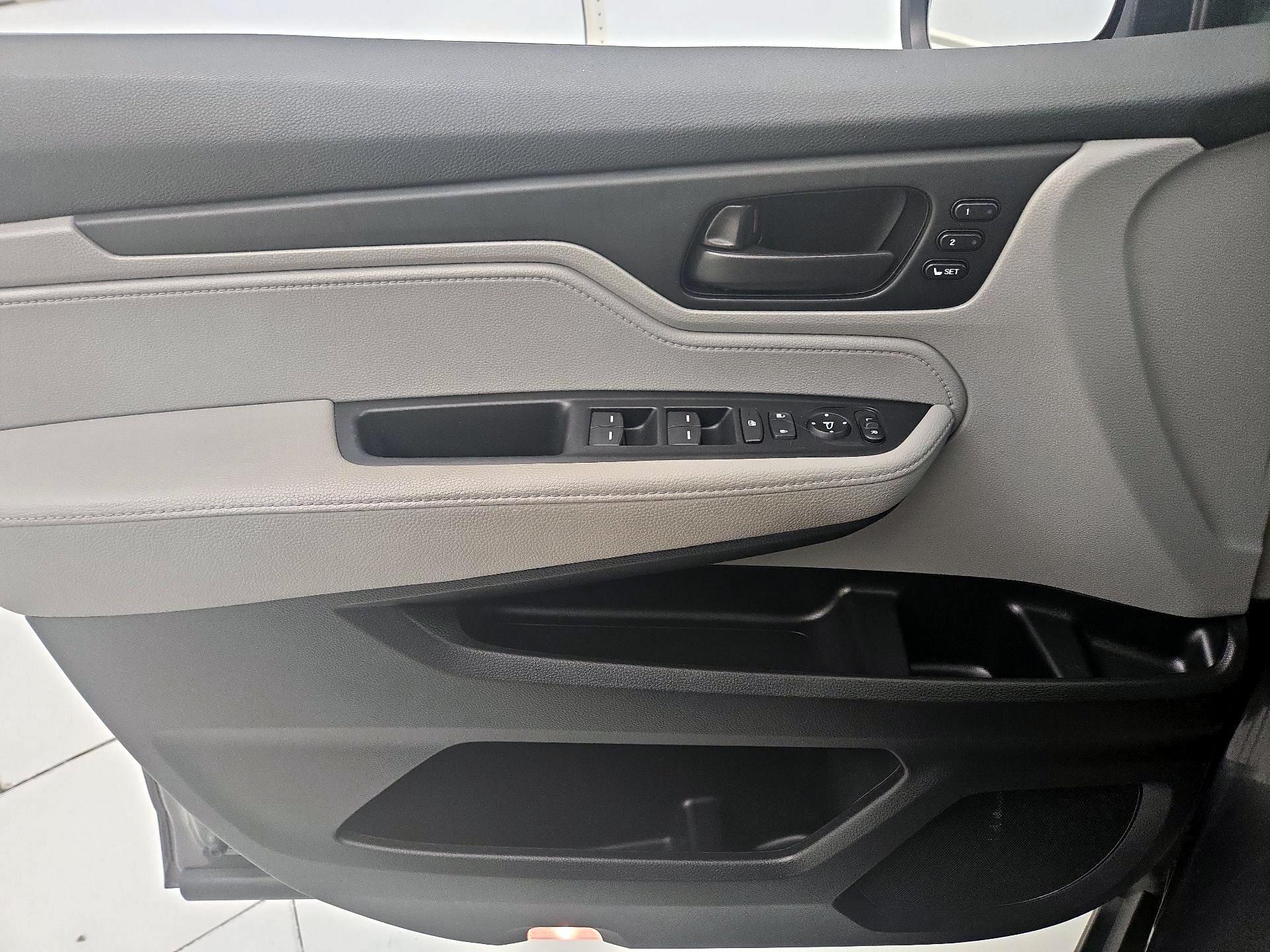 Thumbnail: 2023 Honda Odyssey - 12