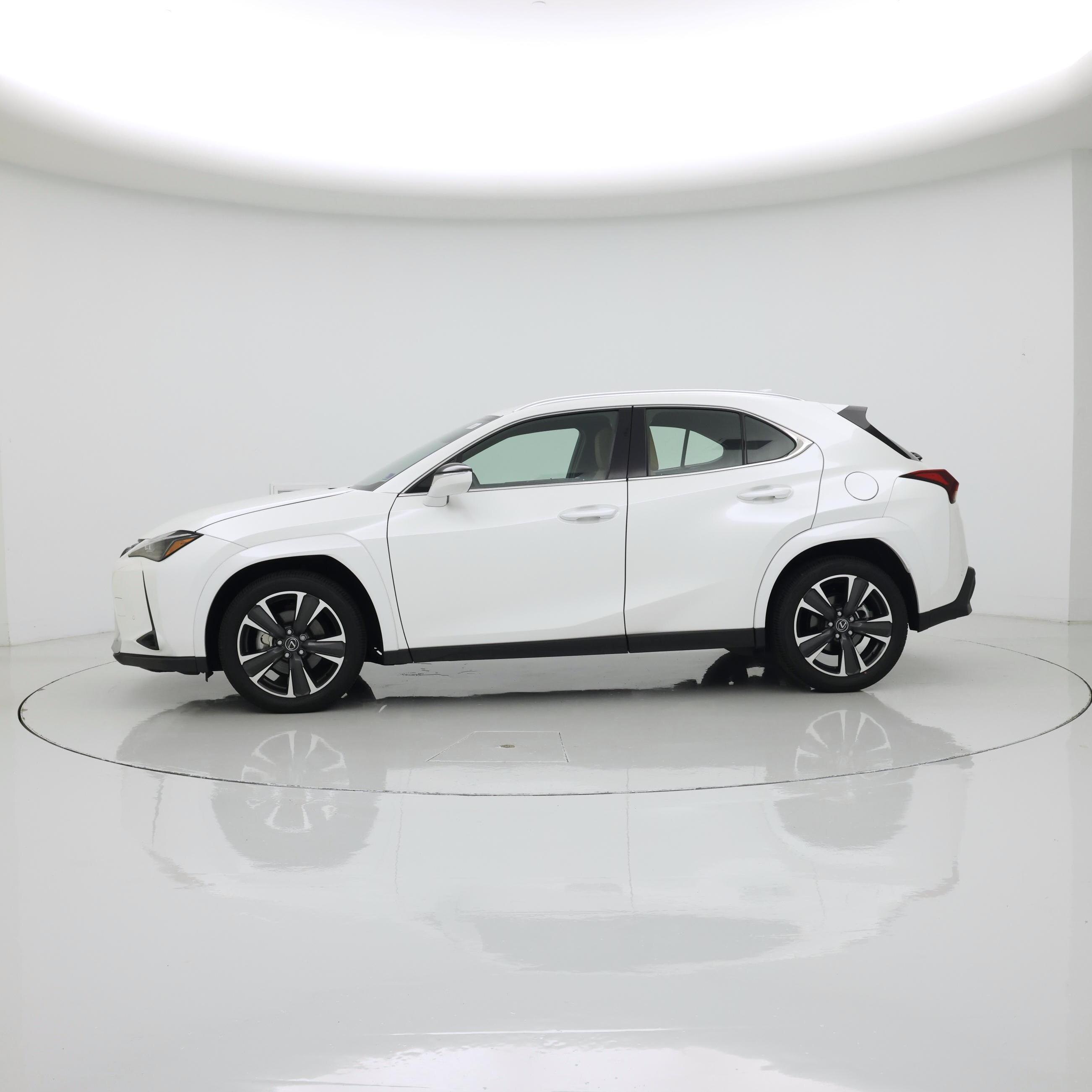 Thumbnail: 2025 Lexus UX - 3