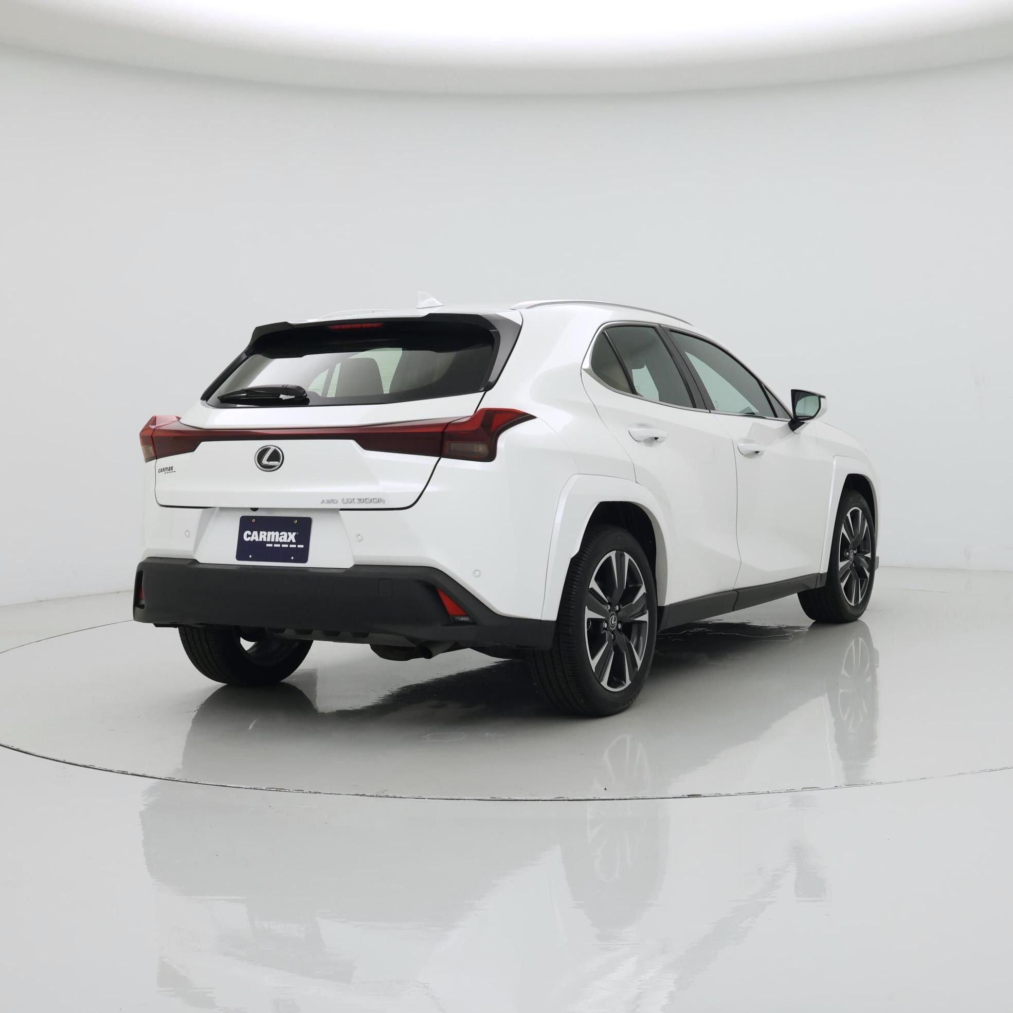 Thumbnail: 2025 Lexus UX - 8