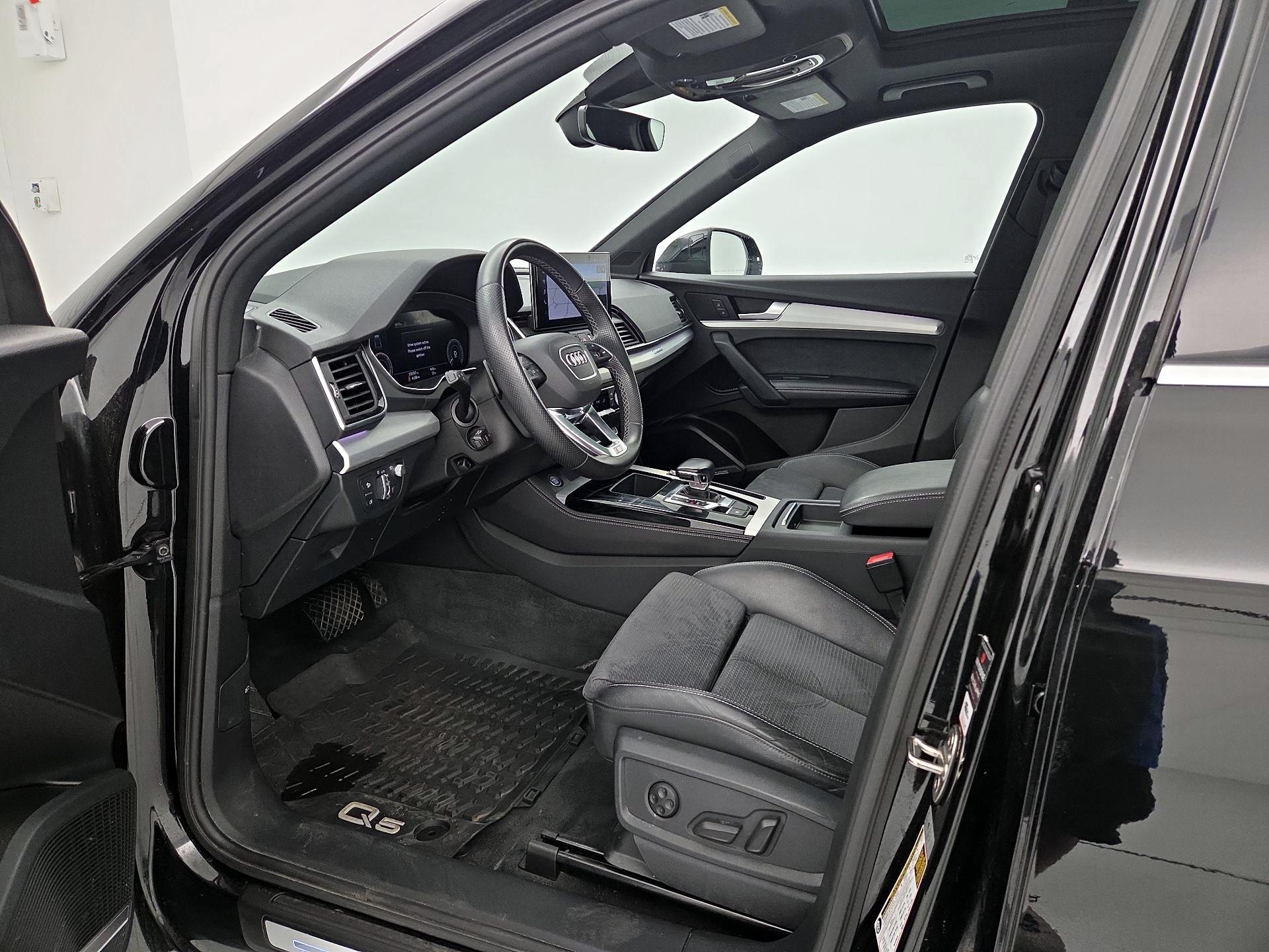Thumbnail: 2022 Audi Q5 - 11