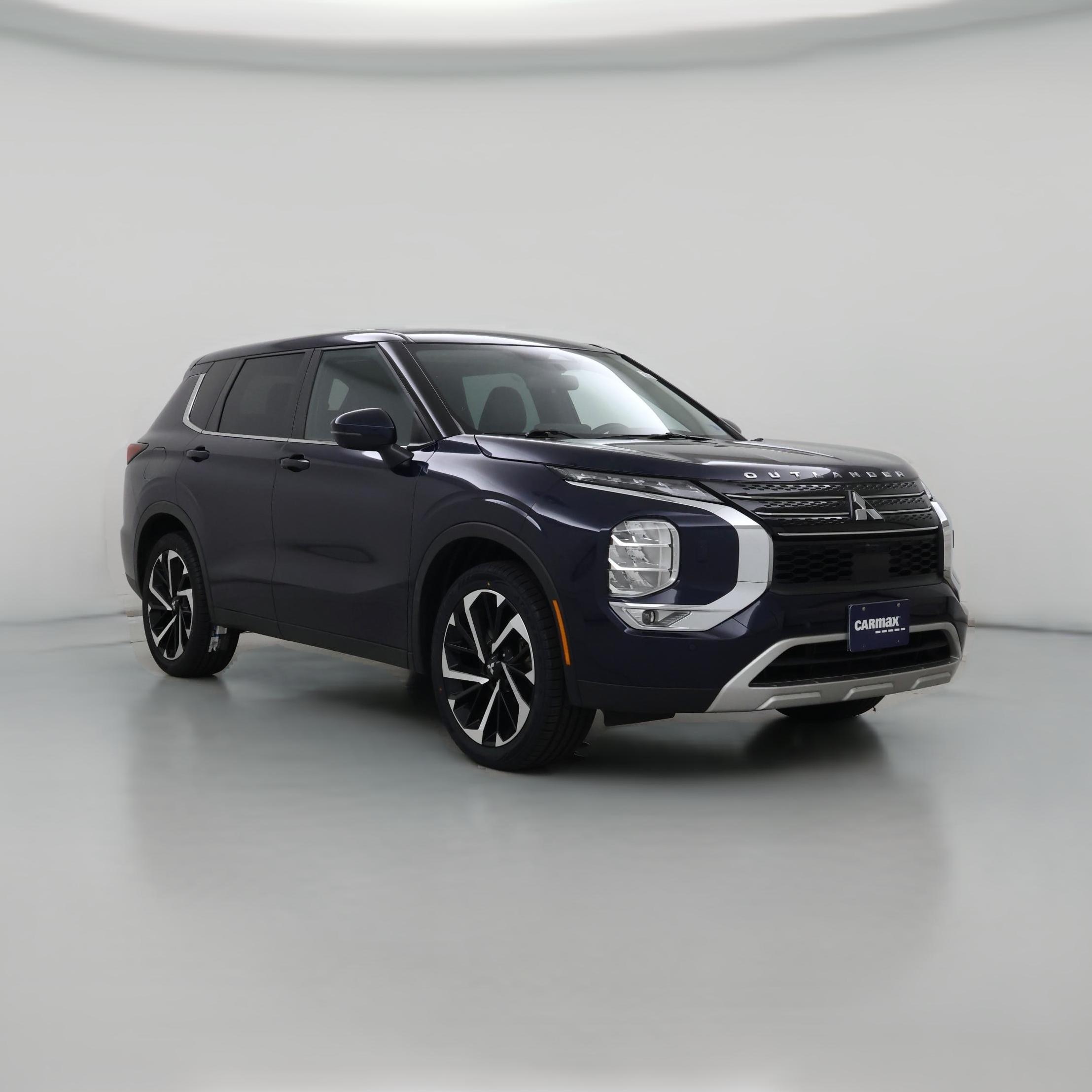 Thumbnail: 2023 Mitsubishi Outlander - 1