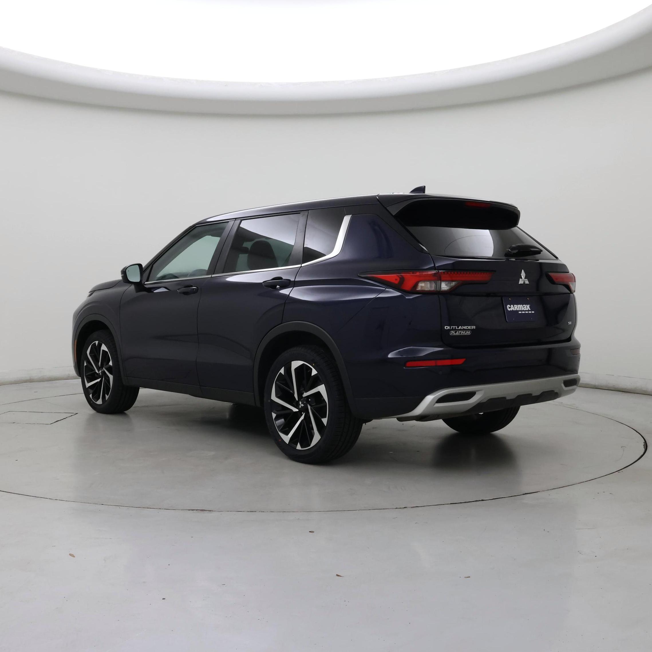 Thumbnail: 2023 Mitsubishi Outlander - 2