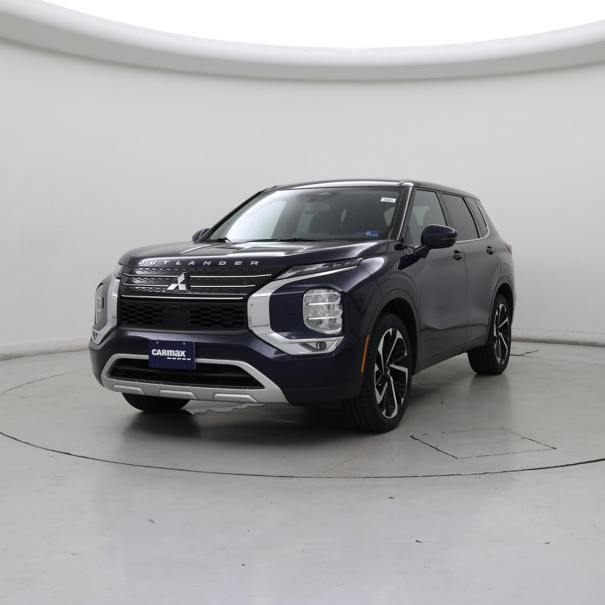 Thumbnail: 2023 Mitsubishi Outlander - 4