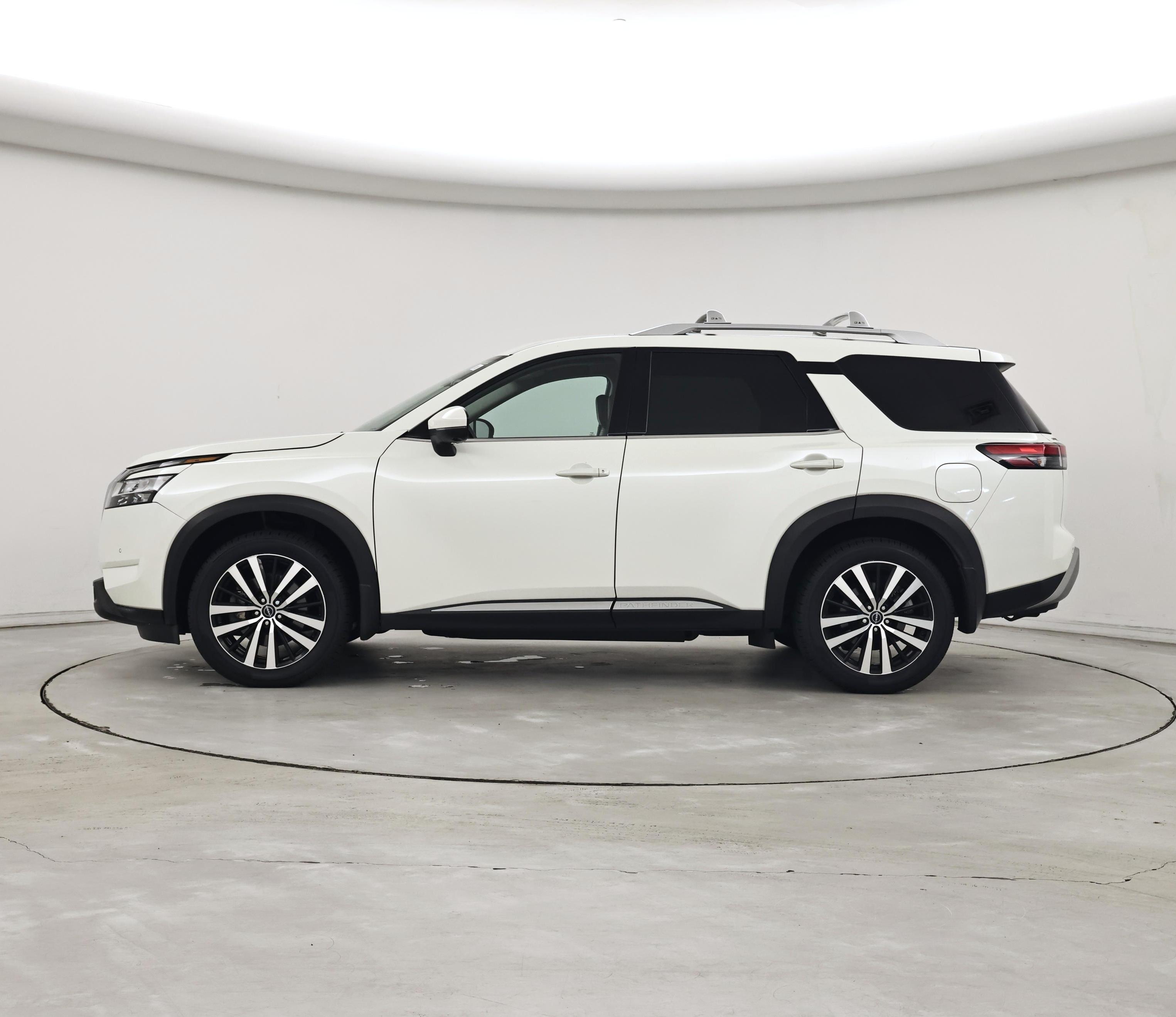 Thumbnail: 2023 Nissan Pathfinder - 3