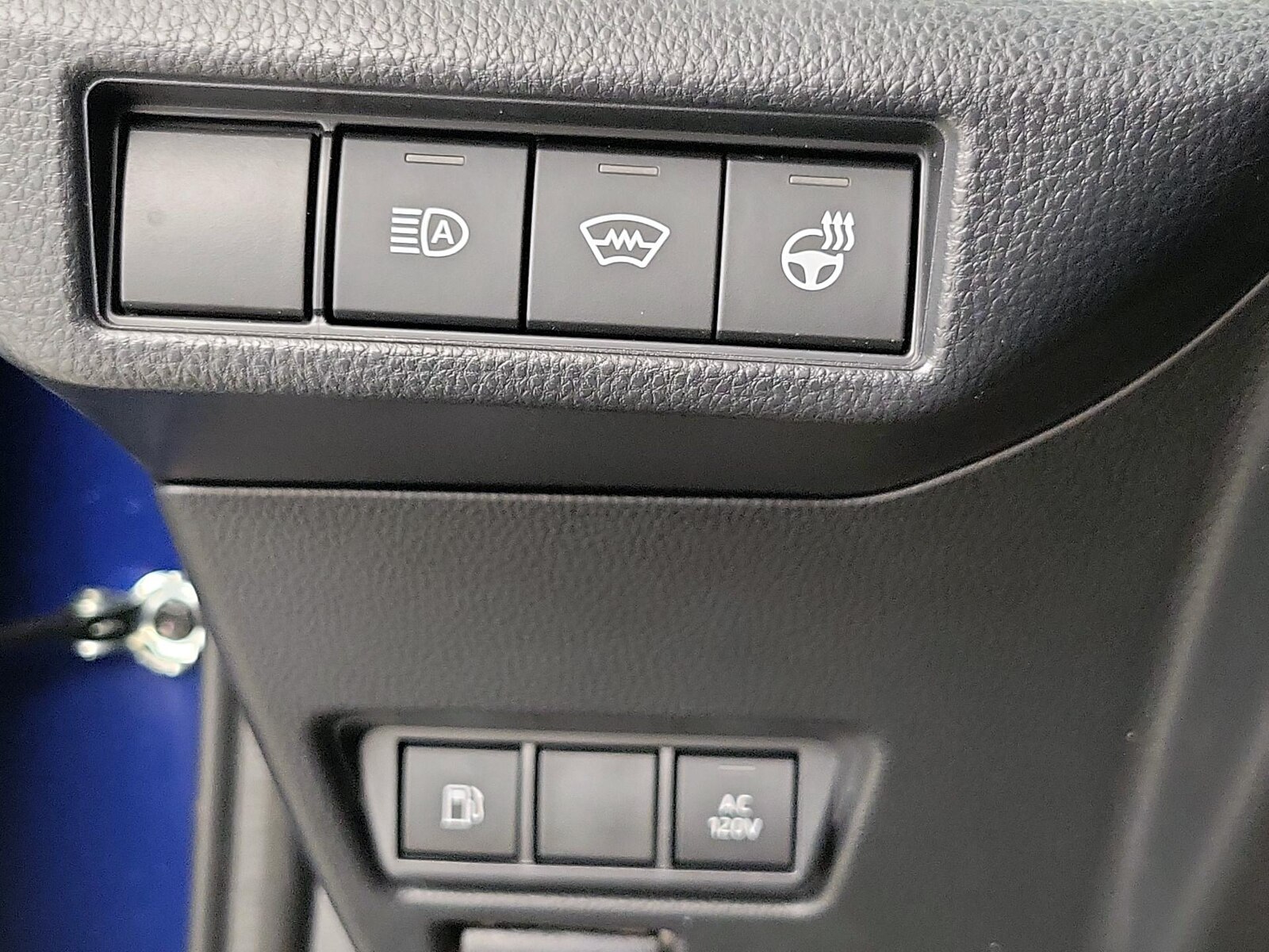 2024 Toyota Prius Prime XSE - Photo 14
