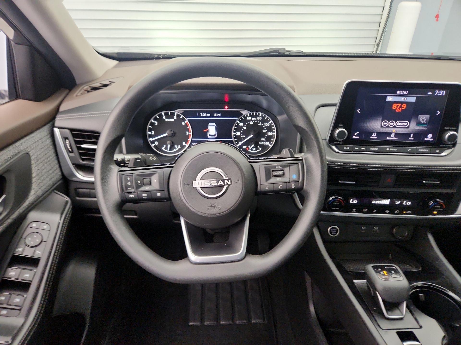 Thumbnail: 2023 Nissan Rogue - 10
