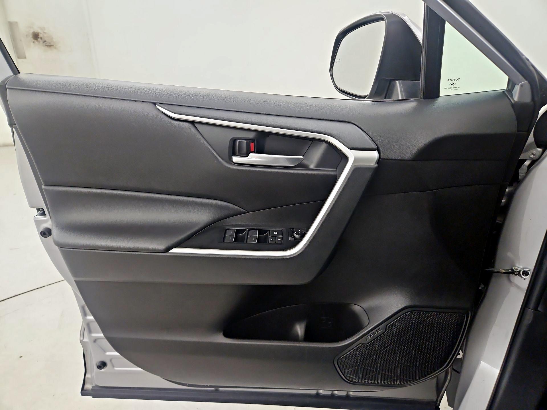 Thumbnail: 2023 Toyota RAV4 - 12