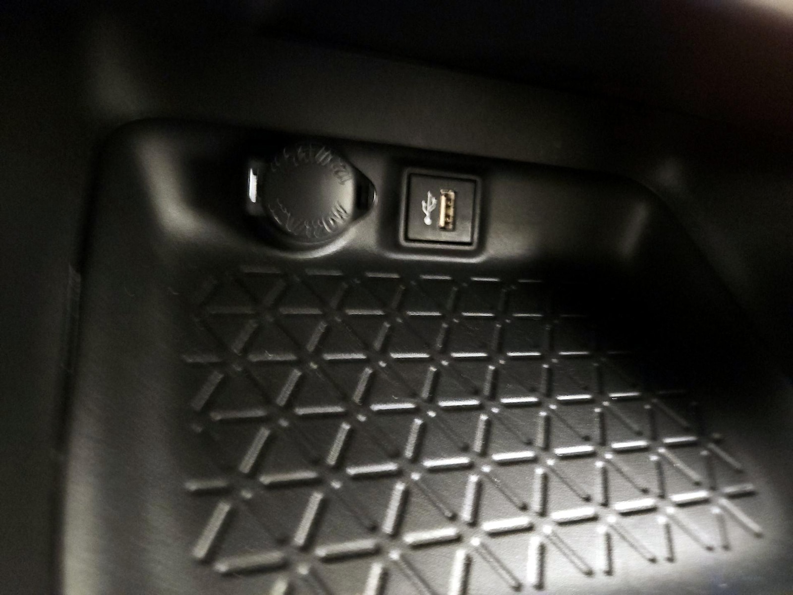 2023 Toyota RAV4 XLE - Photo 19