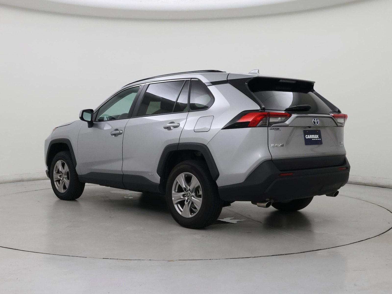 2023 Toyota RAV4 XLE - Photo 3