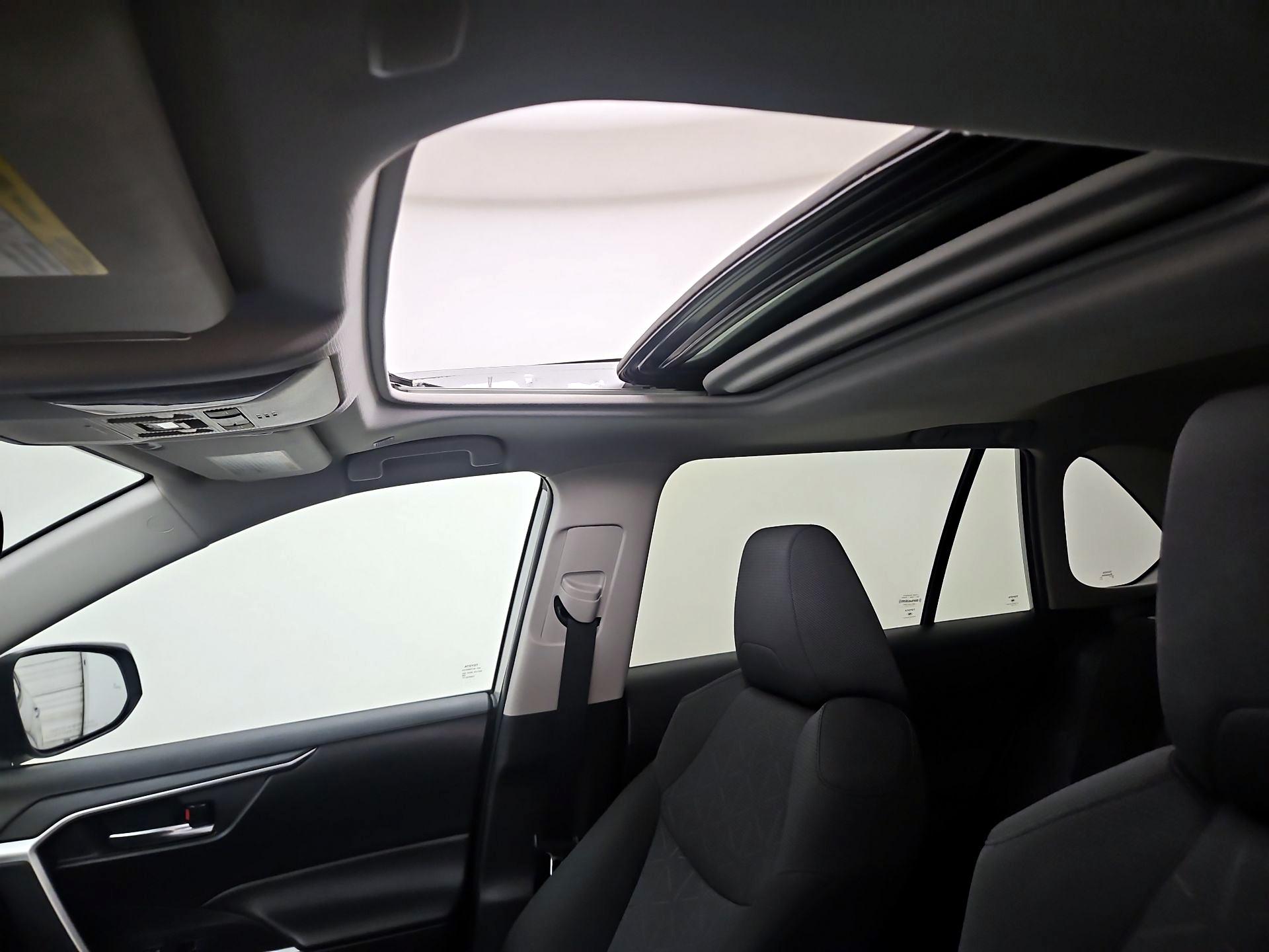 Thumbnail: 2023 Toyota RAV4 - 19