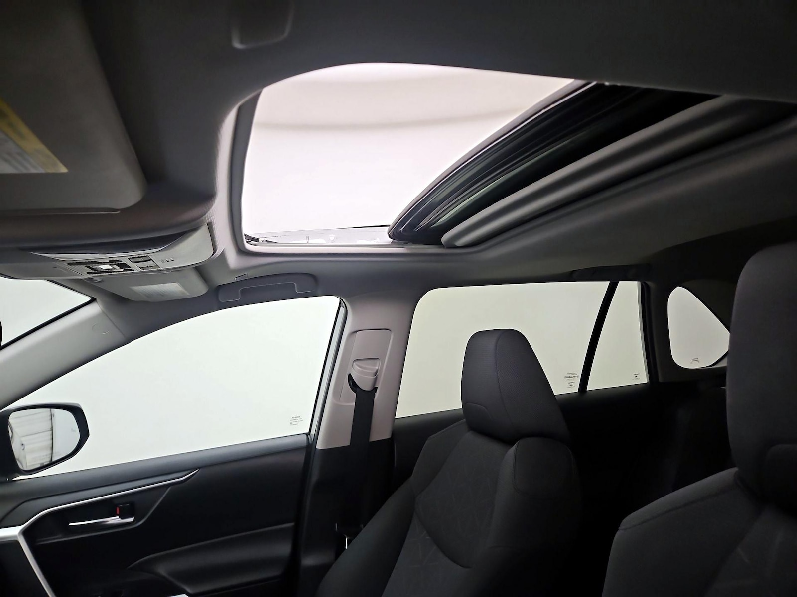 2023 Toyota RAV4 XLE - Photo 20
