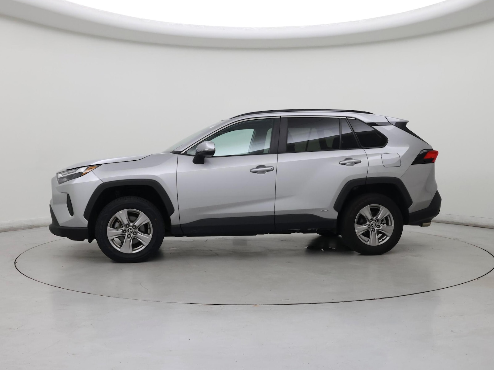 2023 Toyota RAV4 XLE - Photo 4