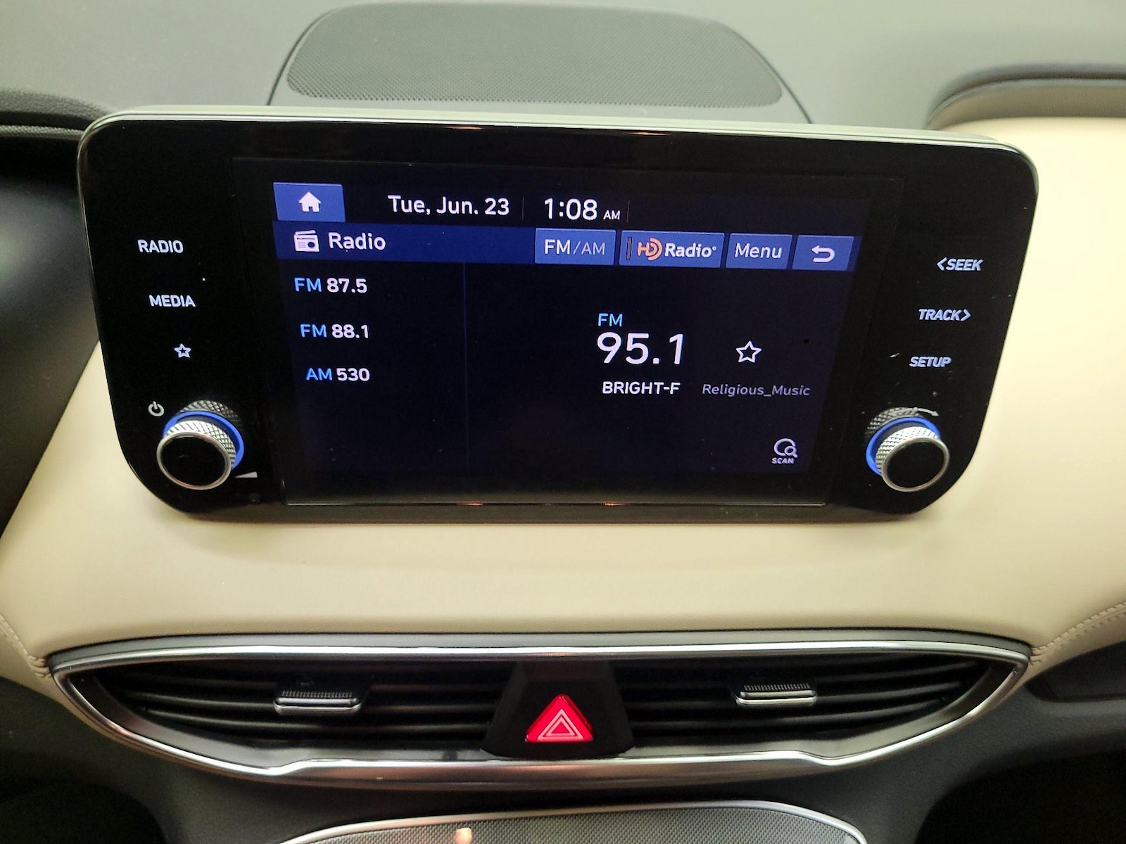 2023 Hyundai Santa Fe SE - Photo 16