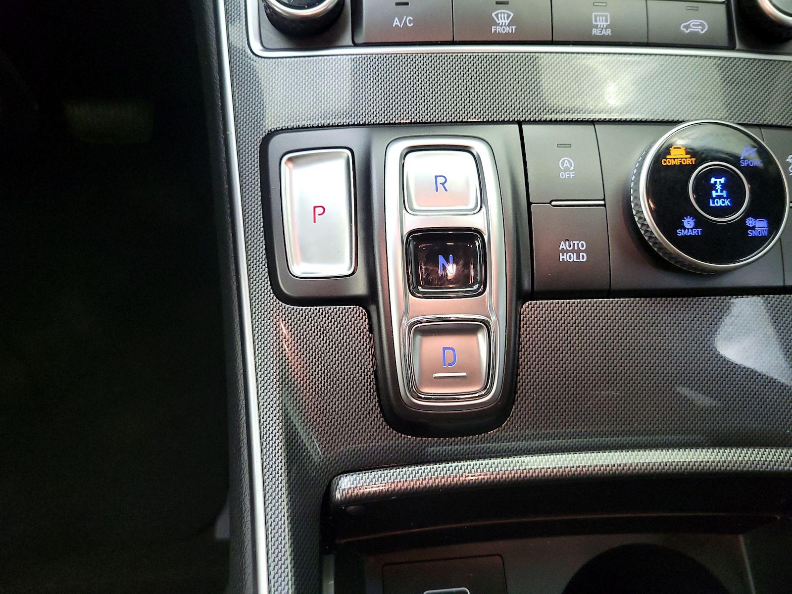 2023 Hyundai Santa Fe SE - Photo 18