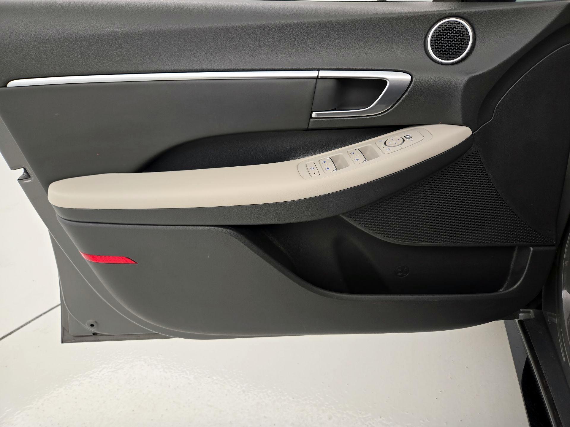 Thumbnail: 2023 Hyundai Sonata - 12