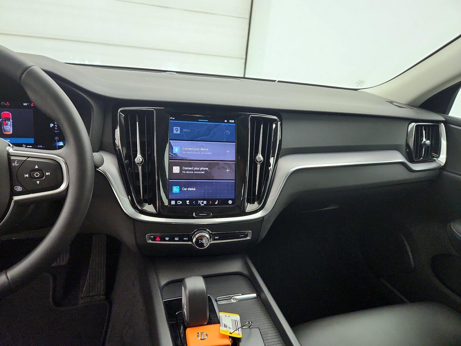 Thumbnail: 2025 Volvo S60 - 9