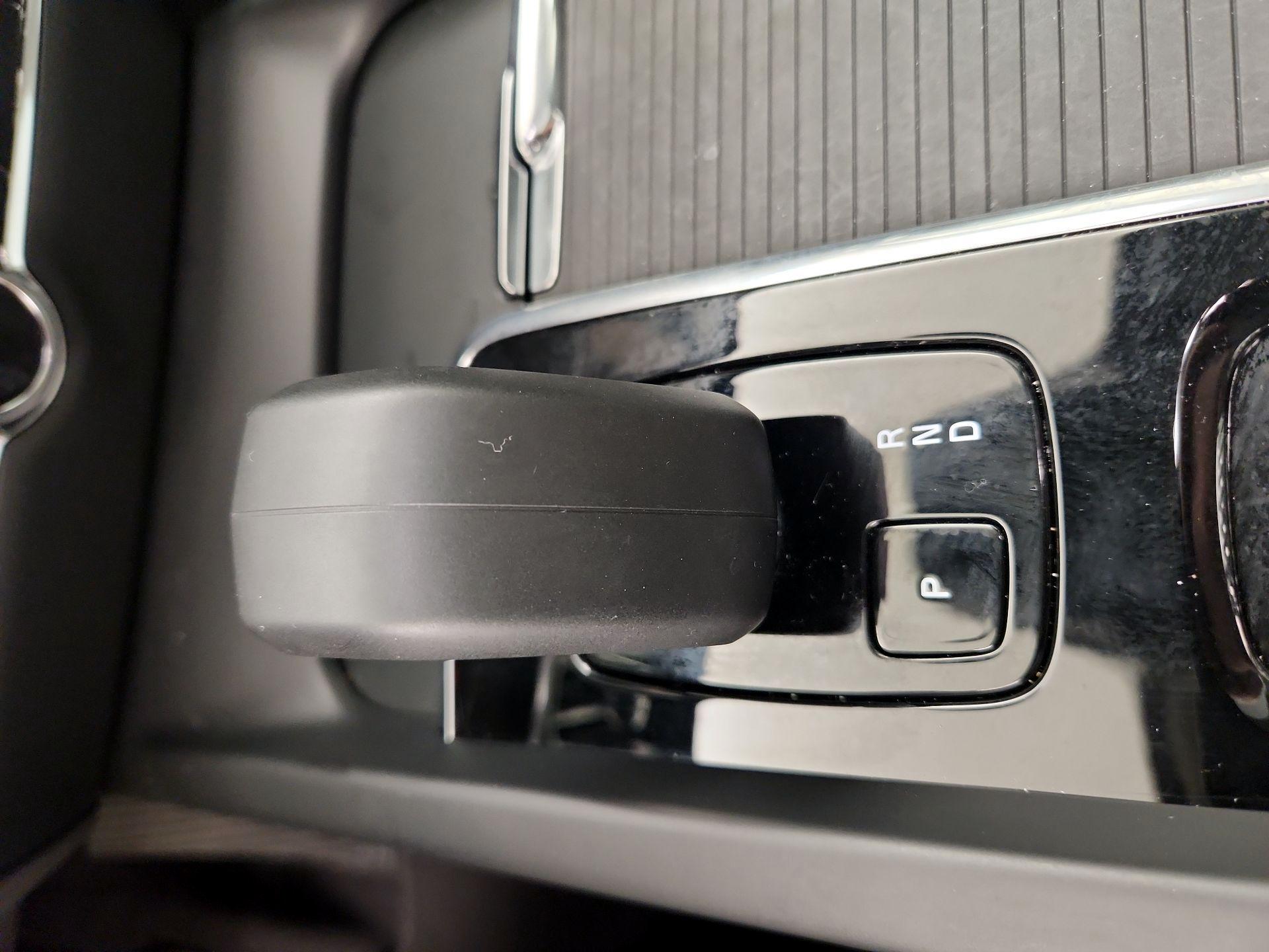Thumbnail: 2025 Volvo S60 - 17