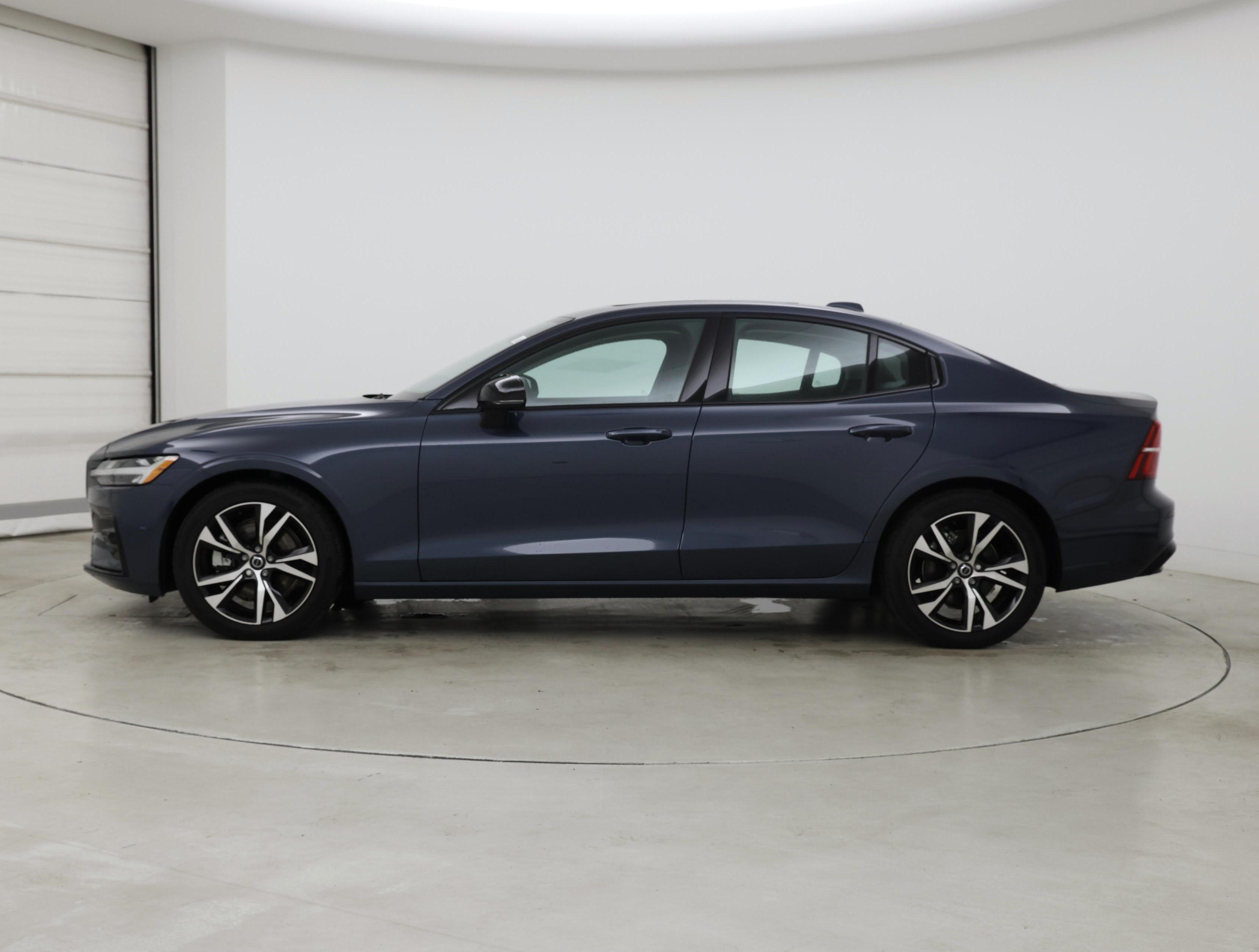 Thumbnail: 2025 Volvo S60 - 3