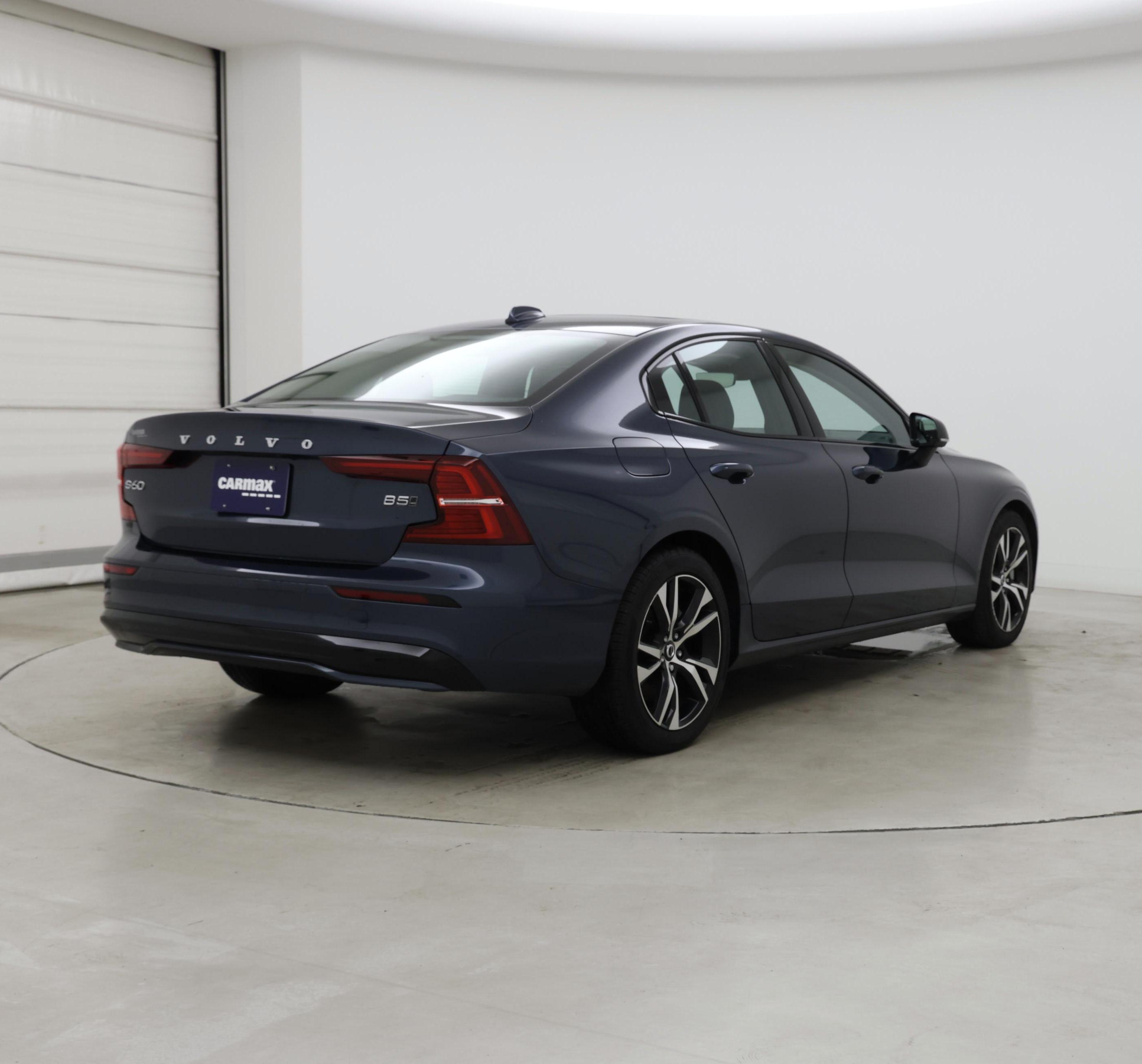 Thumbnail: 2025 Volvo S60 - 8