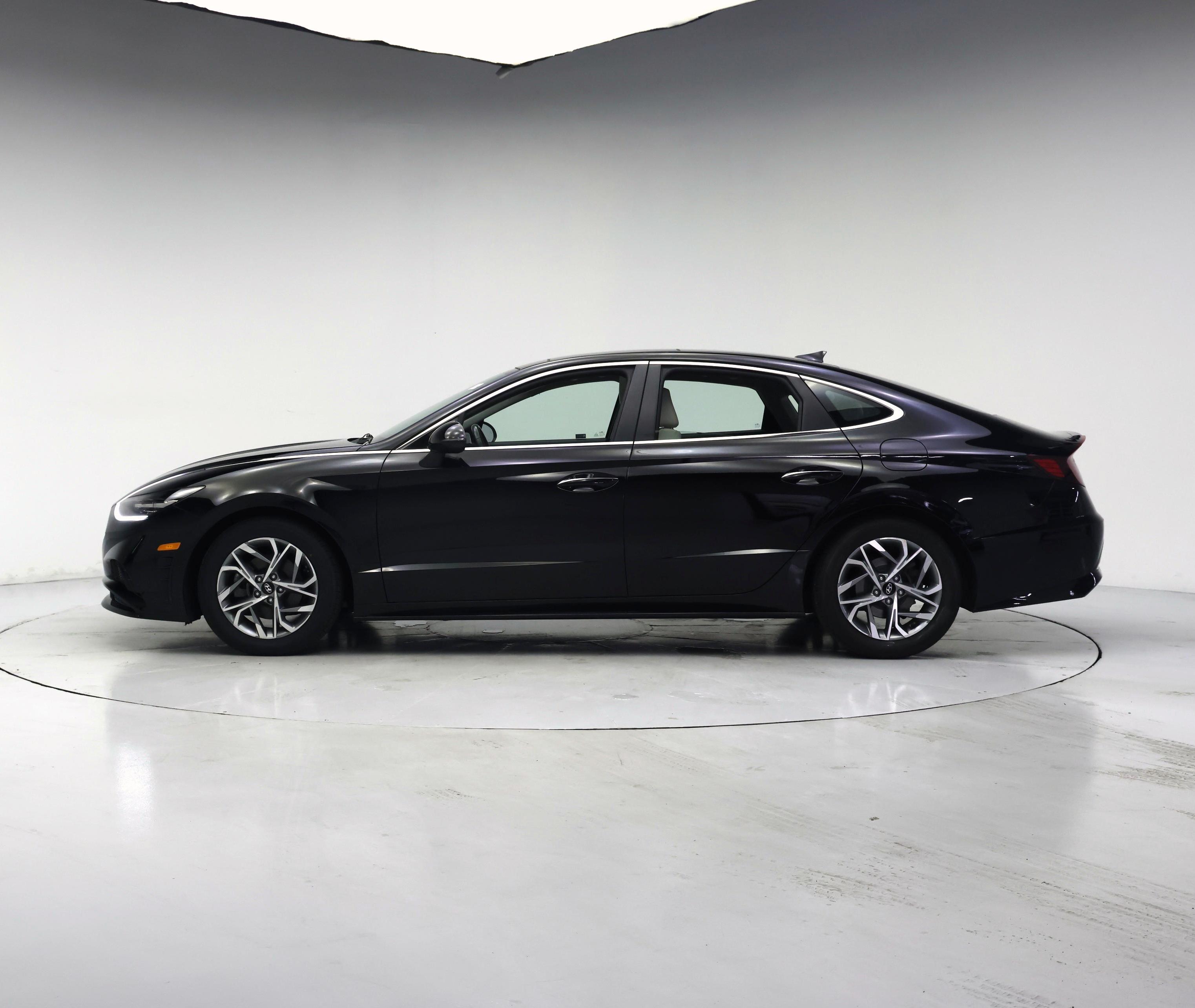 Thumbnail: 2023 Hyundai Sonata - 3