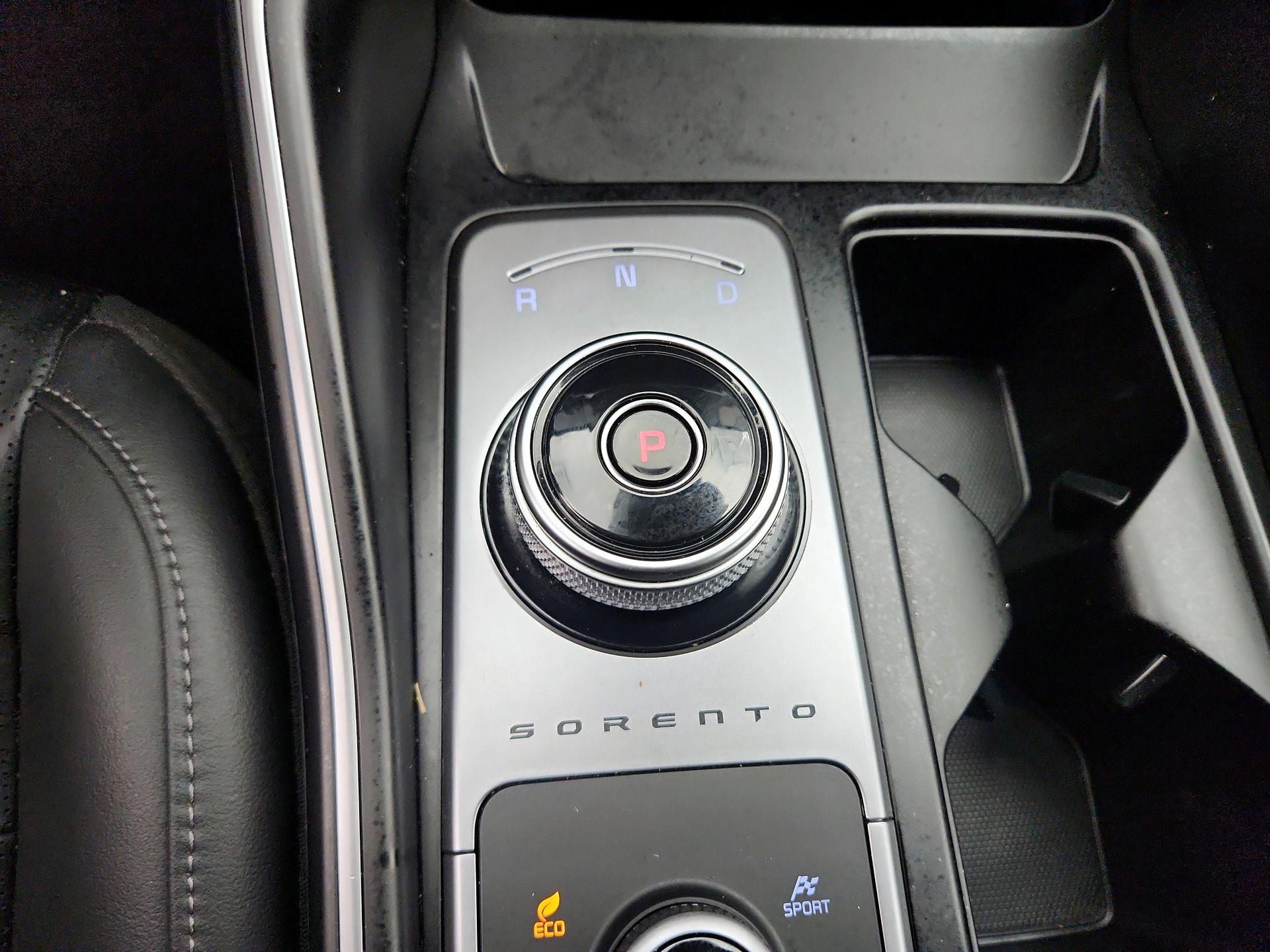 Thumbnail: 2023 Kia Sorento - 18