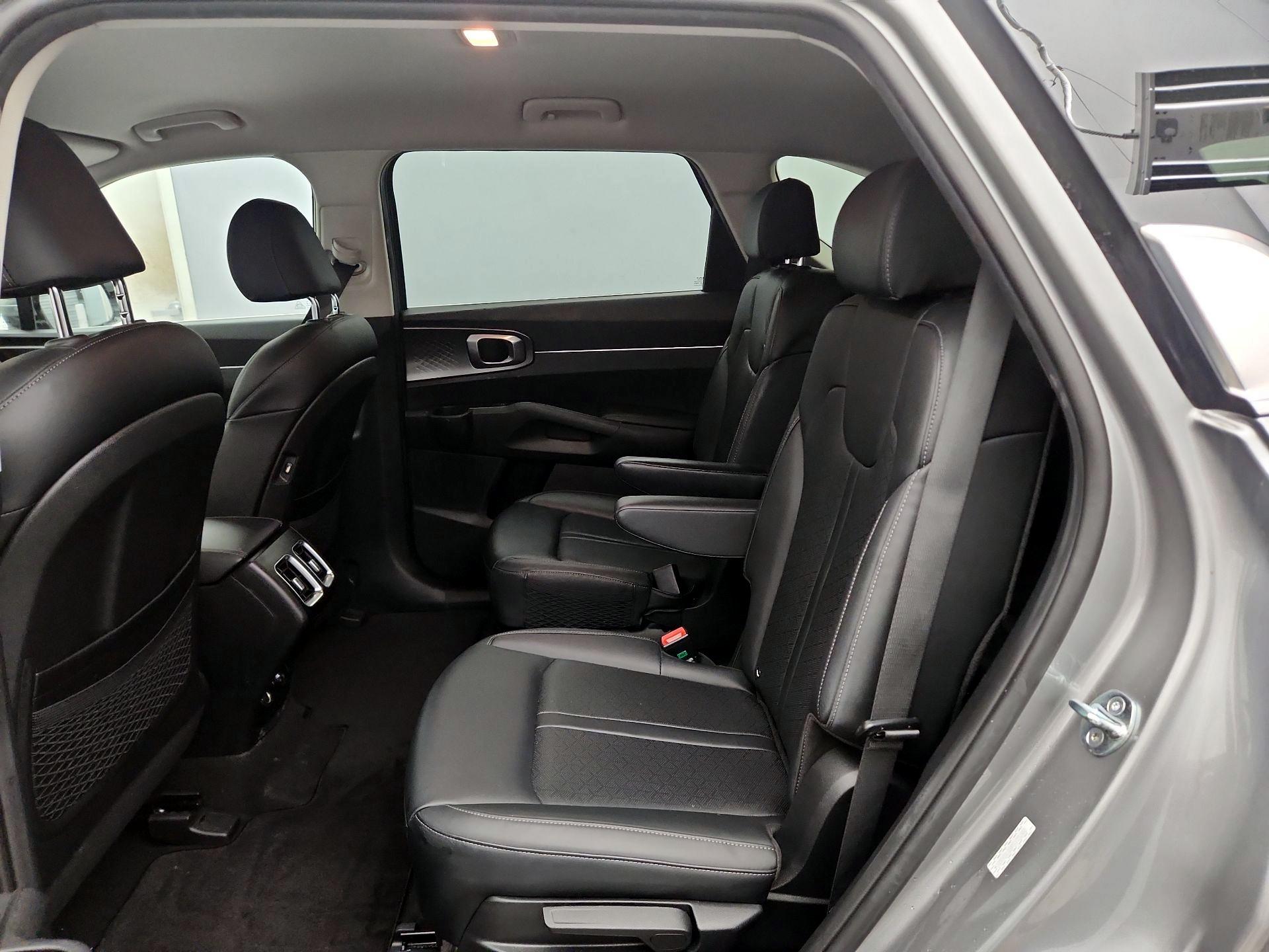 Thumbnail: 2023 Kia Sorento - 20